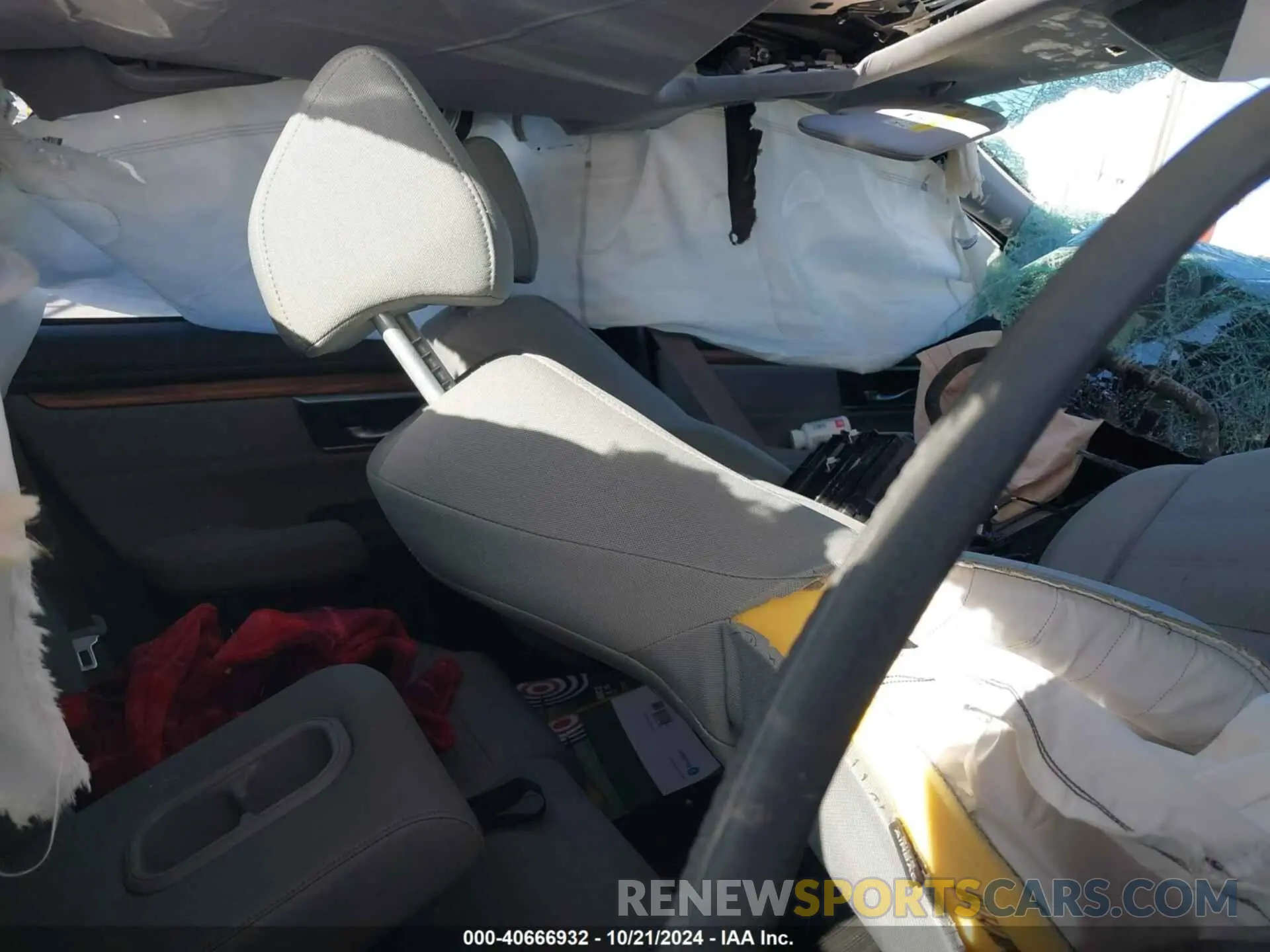 8 Photograph of a damaged car 7FARW1H52KE031190 HONDA CR-V 2019