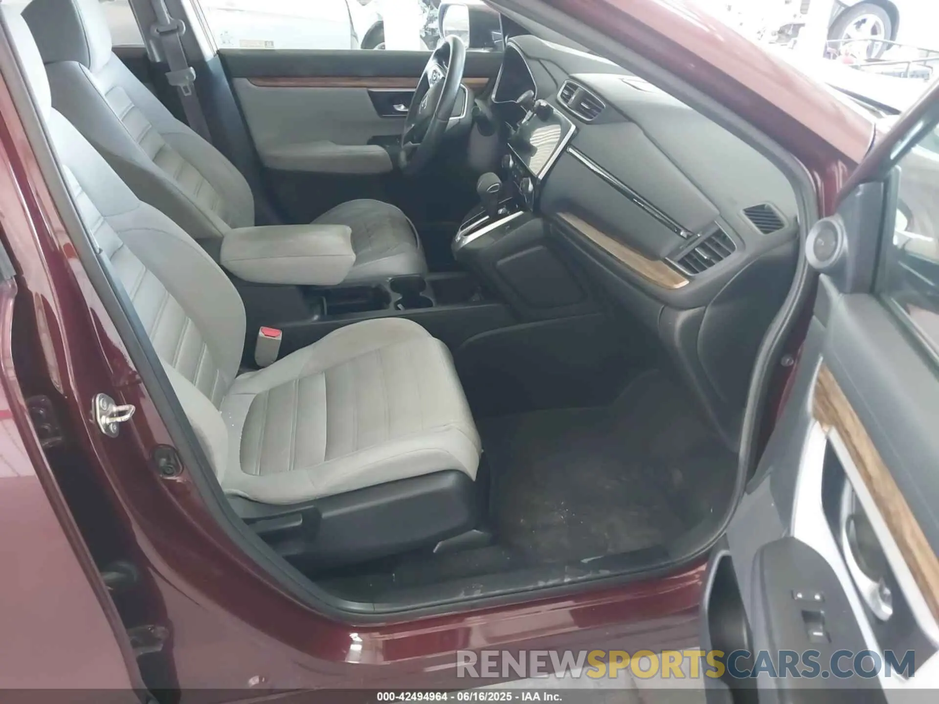 5 Photograph of a damaged car 7FARW1H53KE009005 HONDA CR-V 2019