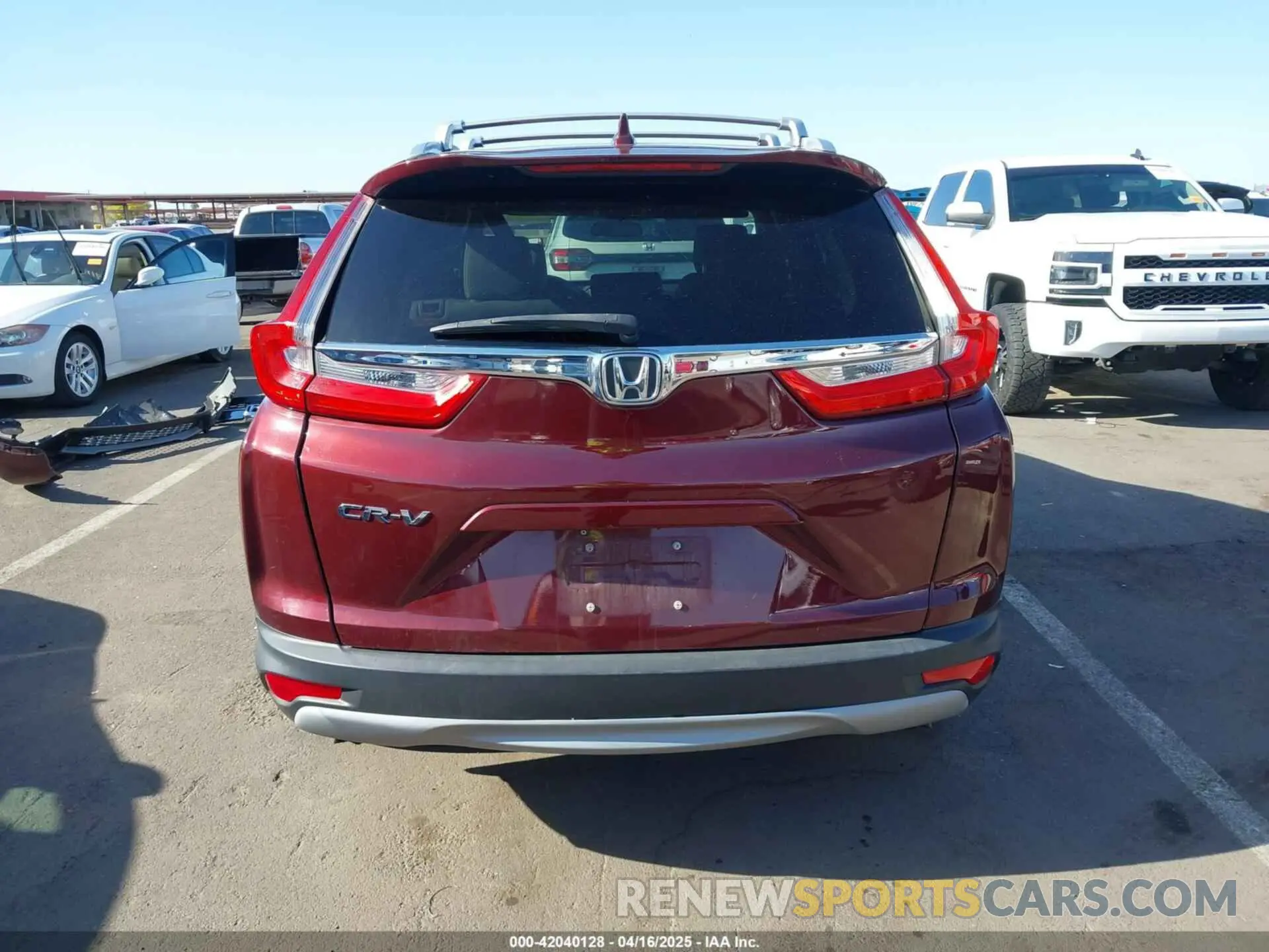 17 Photograph of a damaged car 7FARW1H53KE012423 HONDA CR-V 2019