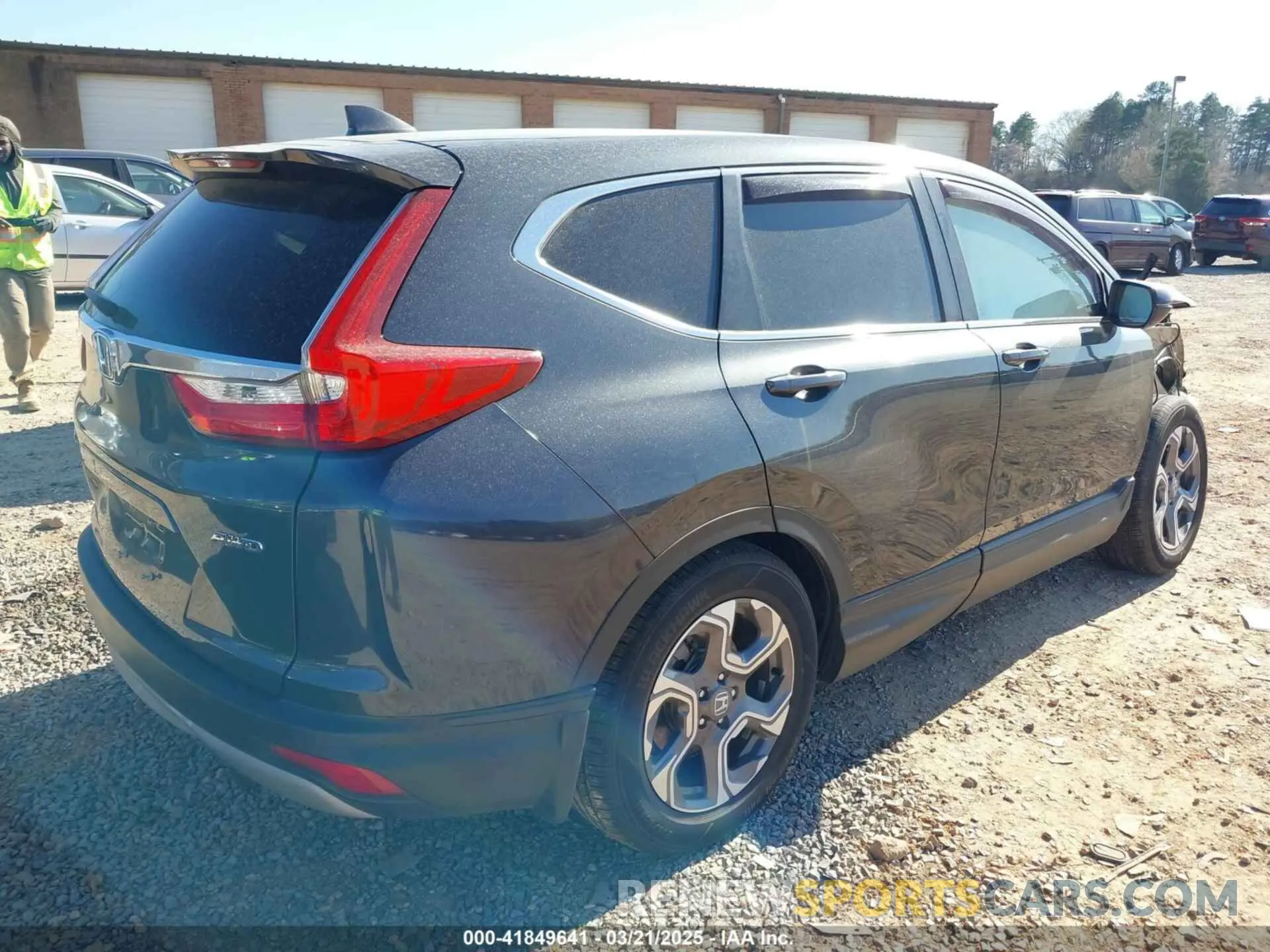4 Photograph of a damaged car 7FARW1H53KE018173 HONDA CR-V 2019