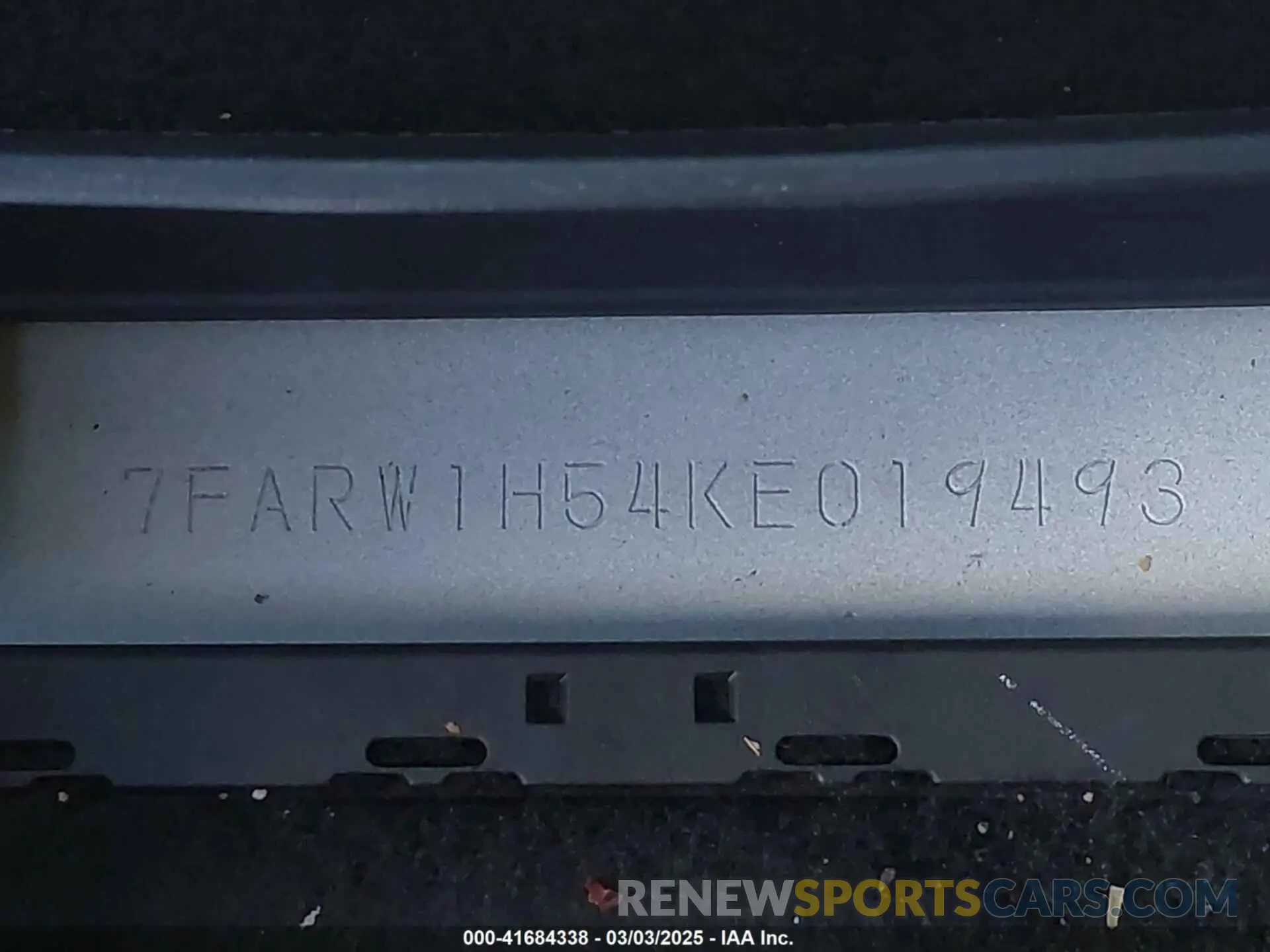 18 Photograph of a damaged car 7FARW1H54KE019493 HONDA CR-V 2019