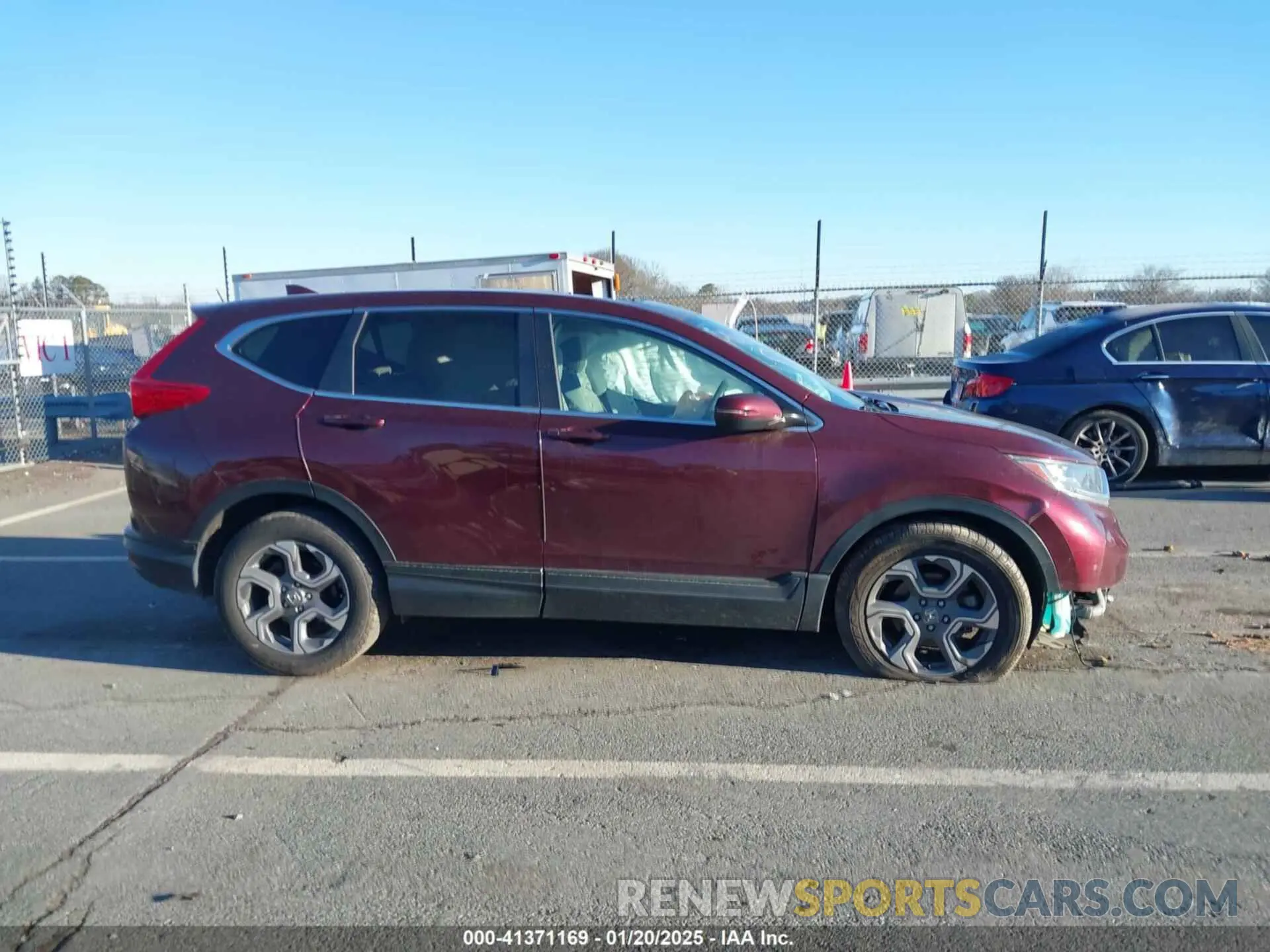 13 Photograph of a damaged car 7FARW1H55KE018479 HONDA CR-V 2019