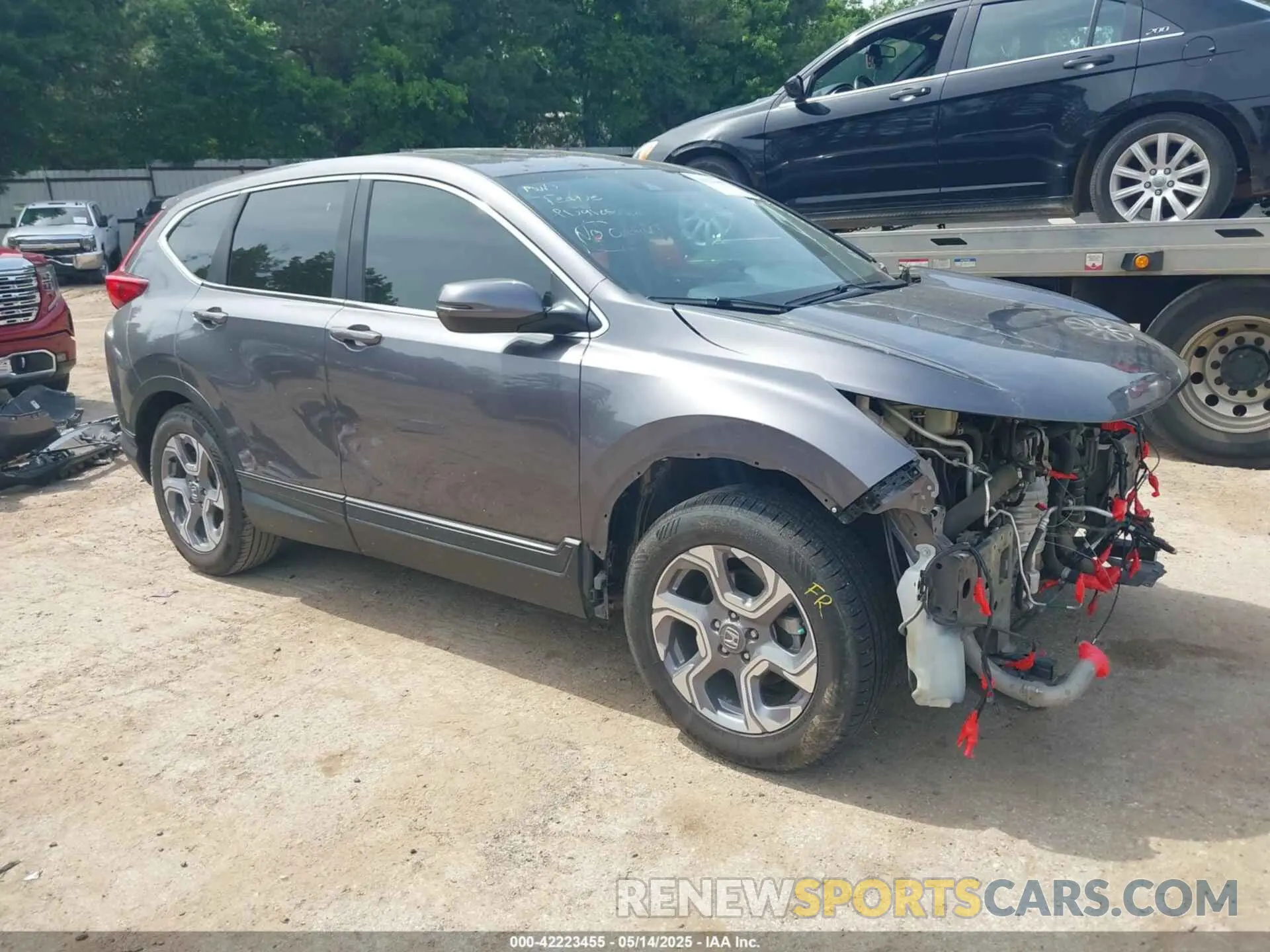1 Photograph of a damaged car 7FARW1H55KE032690 HONDA CR-V 2019