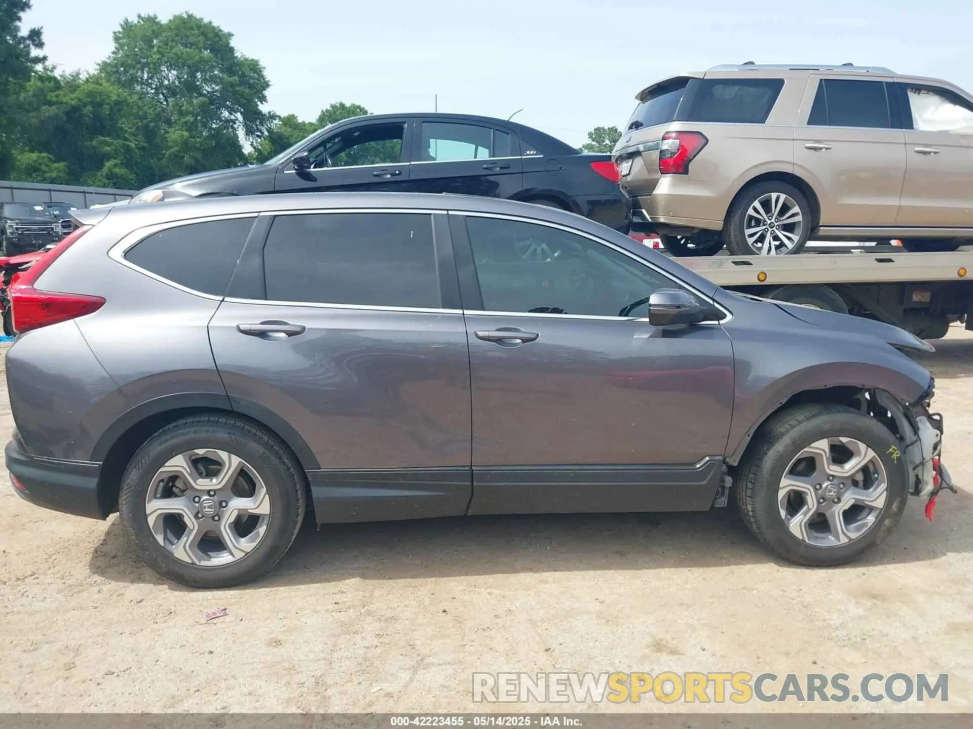 14 Photograph of a damaged car 7FARW1H55KE032690 HONDA CR-V 2019