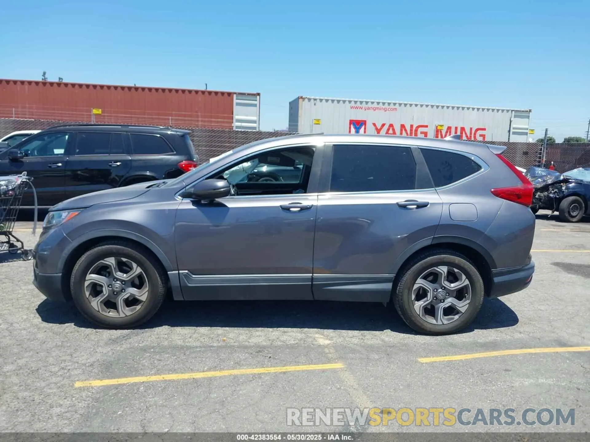 14 Photograph of a damaged car 7FARW1H56KE022590 HONDA CR-V 2019
