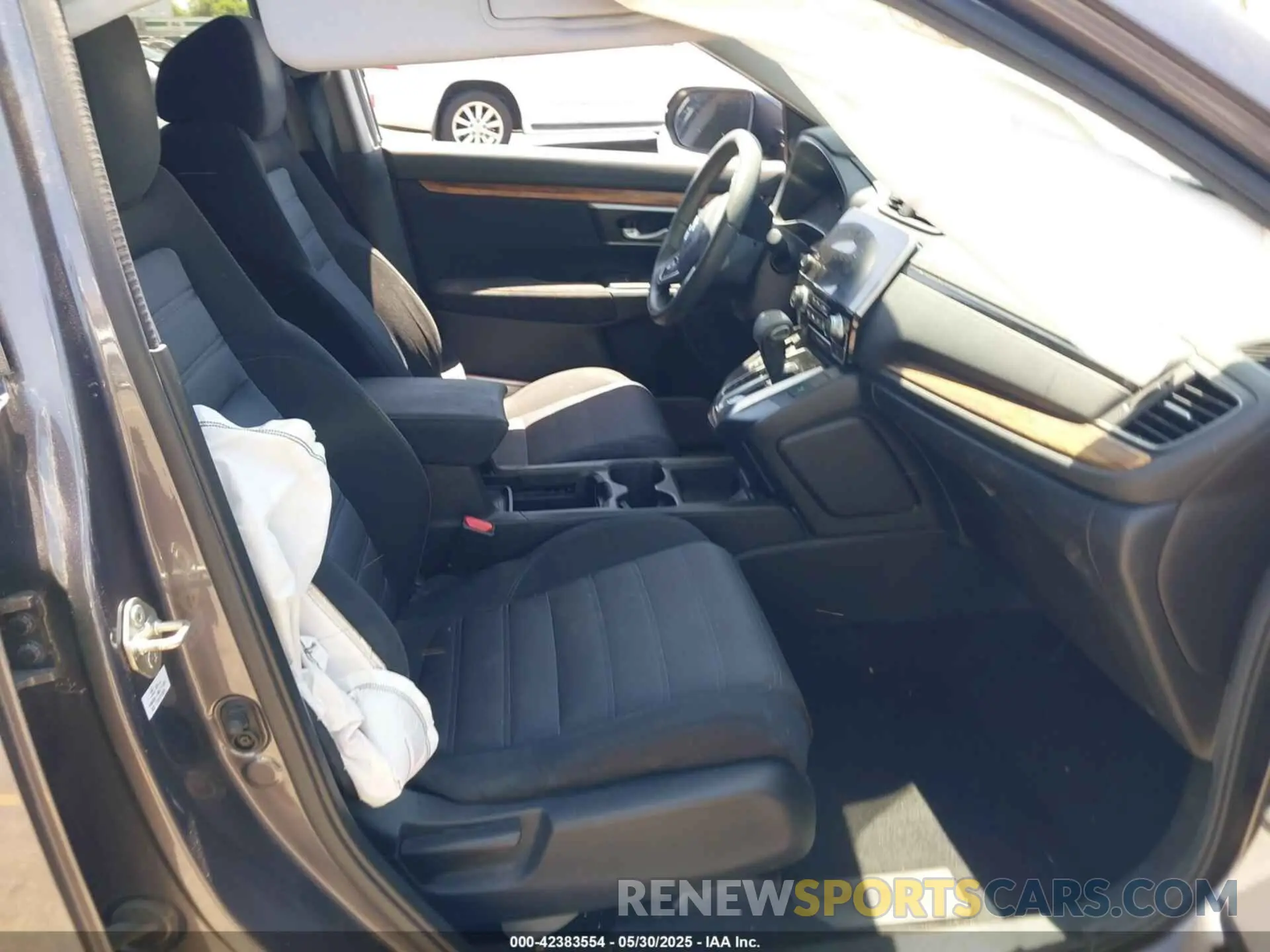 5 Photograph of a damaged car 7FARW1H56KE022590 HONDA CR-V 2019