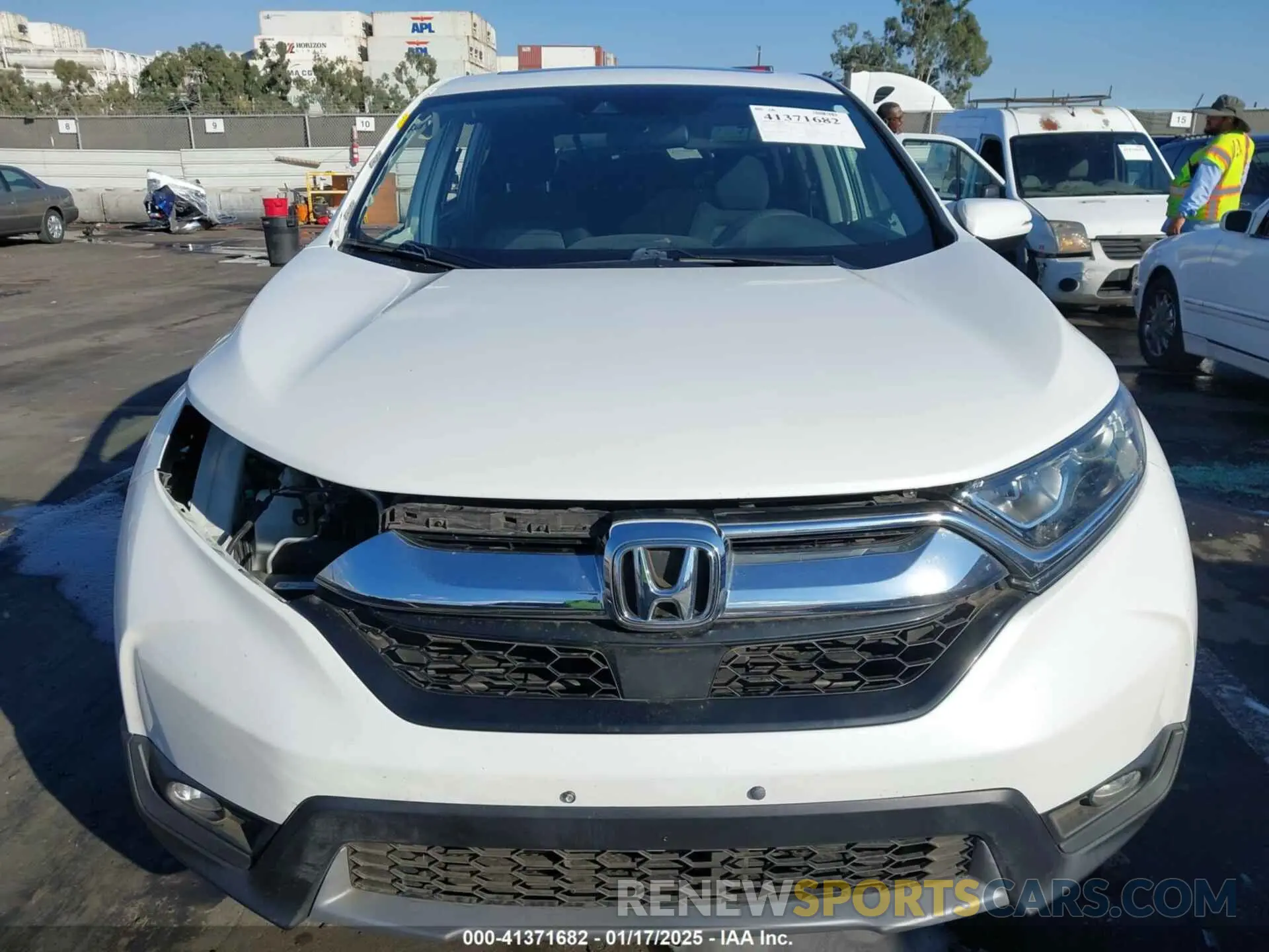 13 Photograph of a damaged car 7FARW1H56KE026283 HONDA CR-V 2019