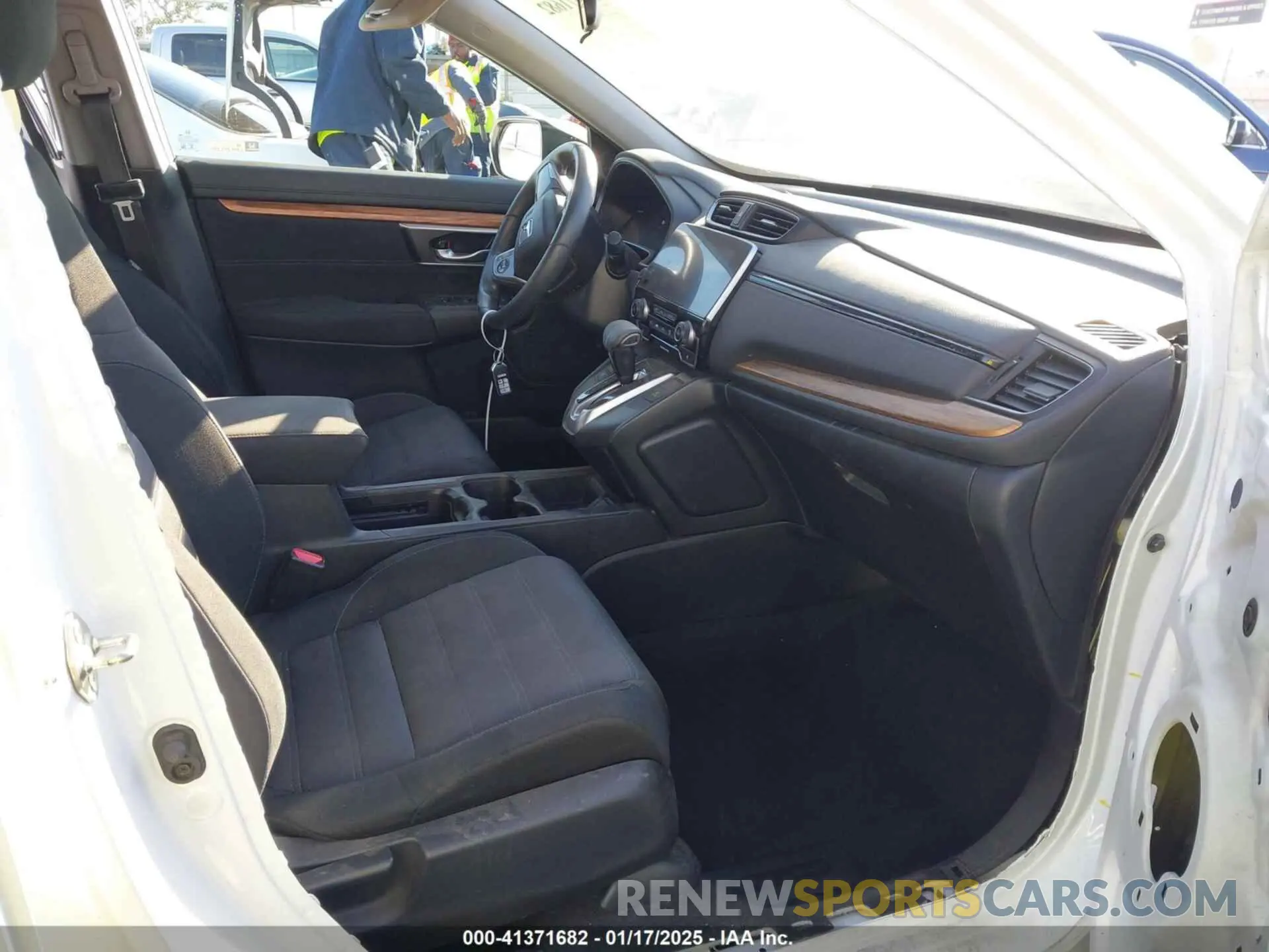 5 Photograph of a damaged car 7FARW1H56KE026283 HONDA CR-V 2019