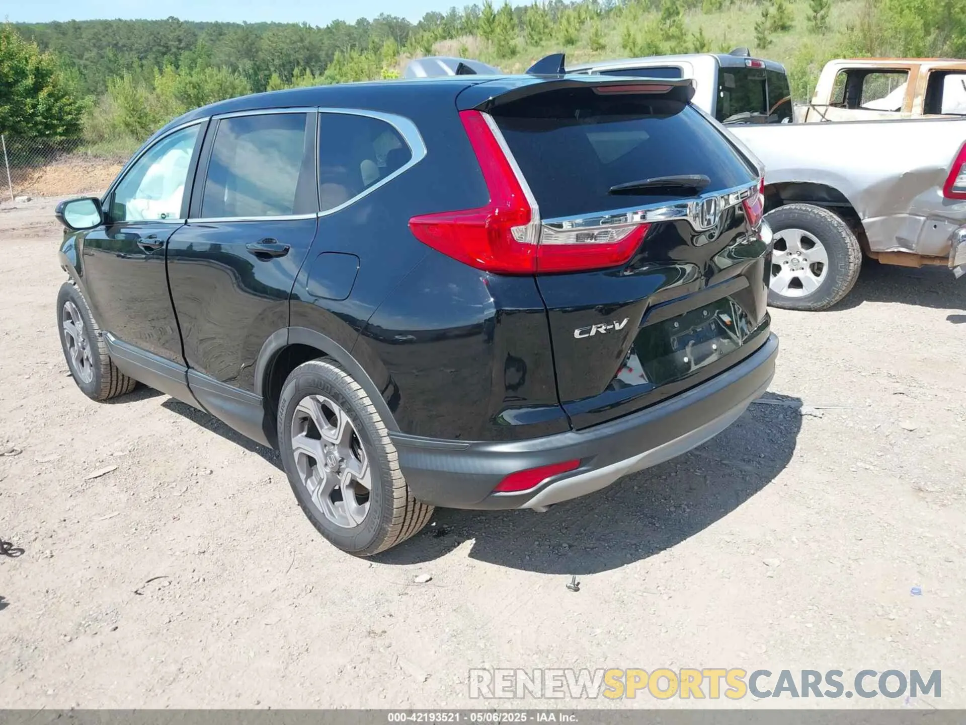 3 Photograph of a damaged car 7FARW1H57KE020539 HONDA CR-V 2019
