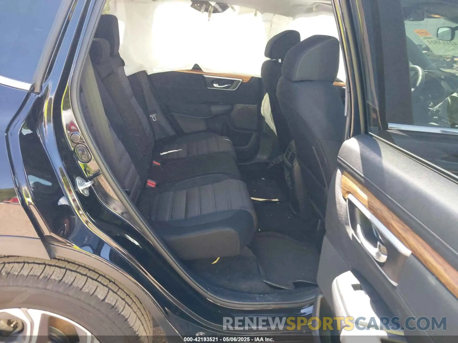 8 Photograph of a damaged car 7FARW1H57KE020539 HONDA CR-V 2019