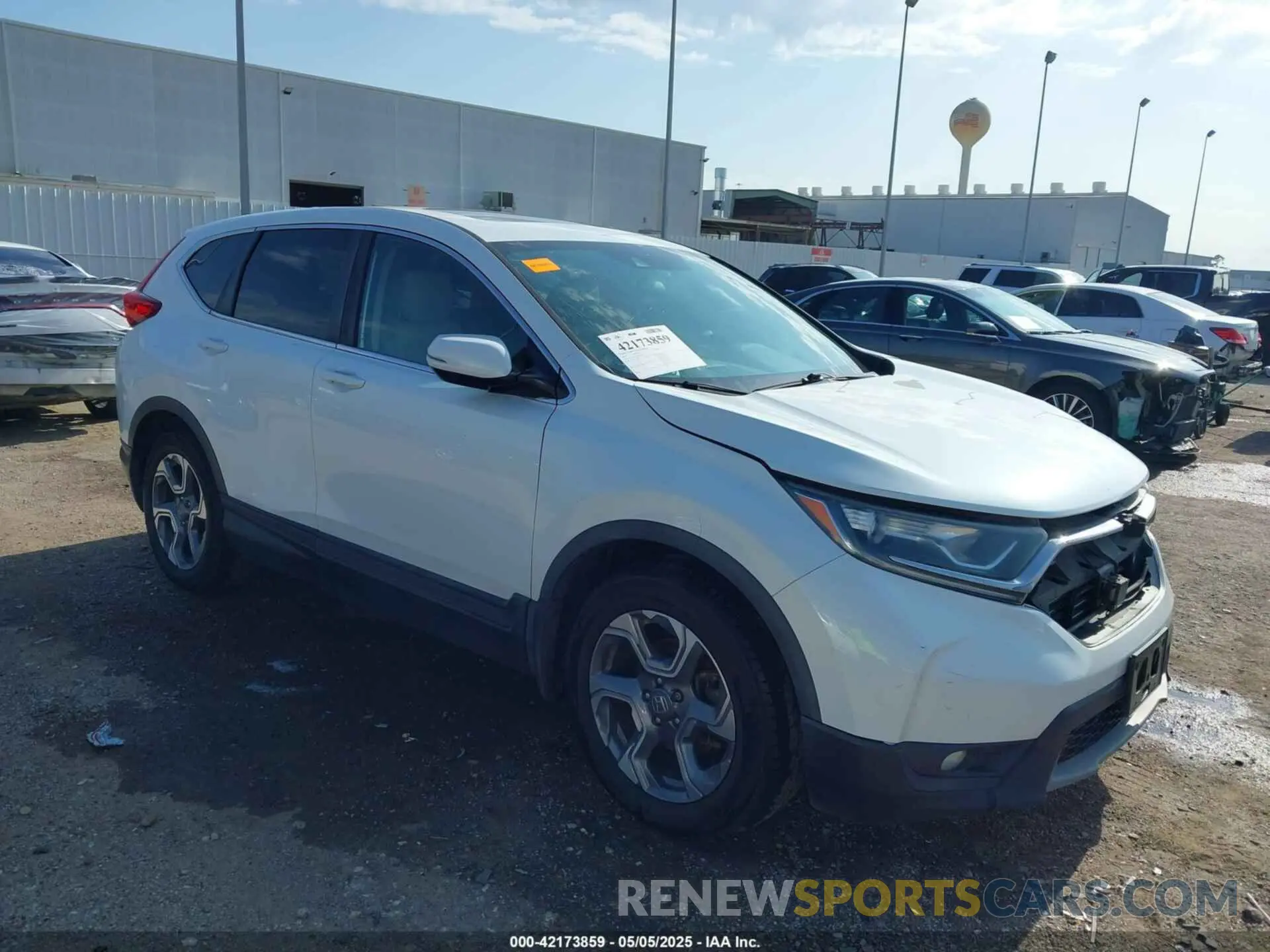1 Photograph of a damaged car 7FARW1H57KE039981 HONDA CR-V 2019