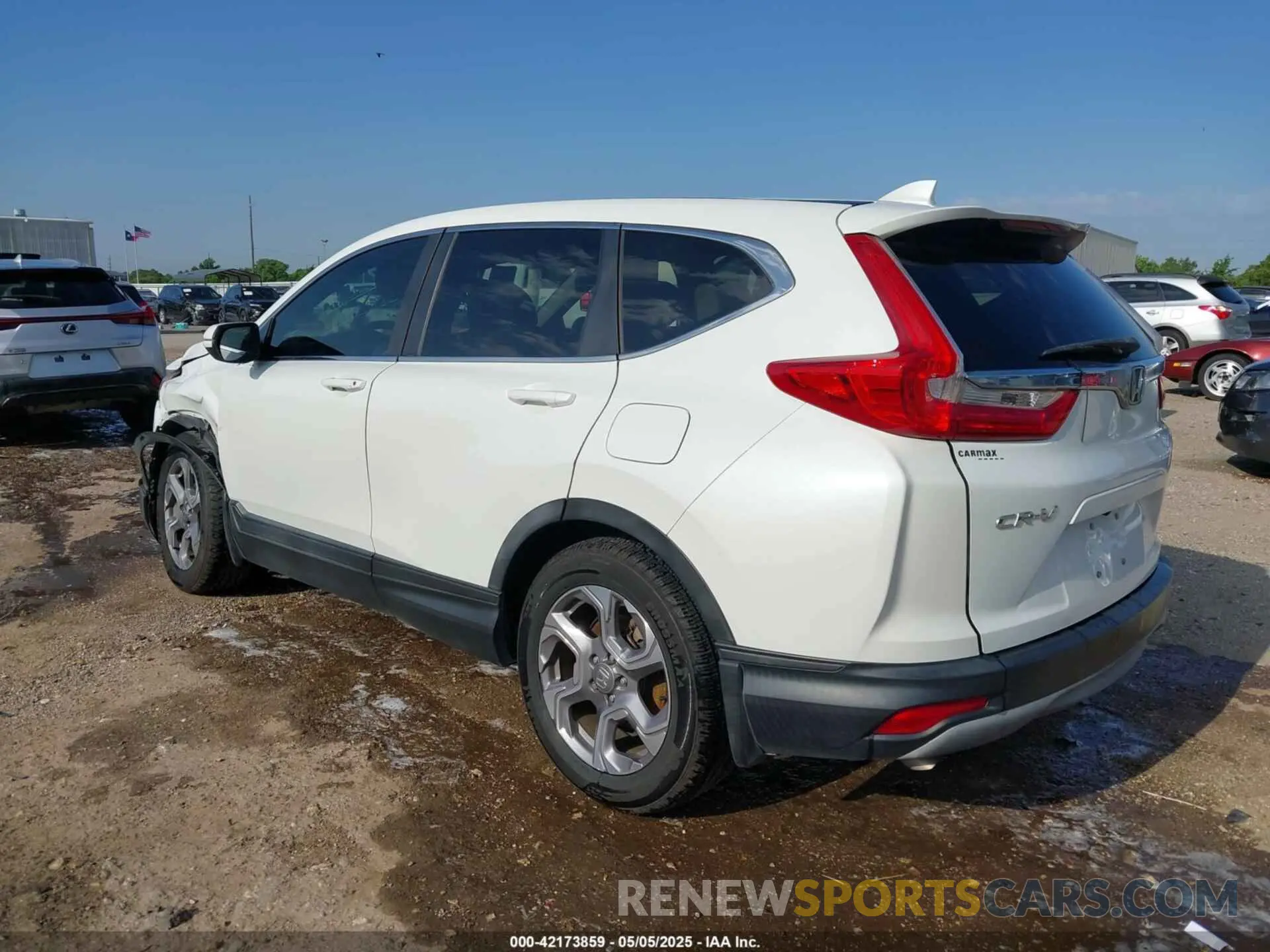 3 Photograph of a damaged car 7FARW1H57KE039981 HONDA CR-V 2019
