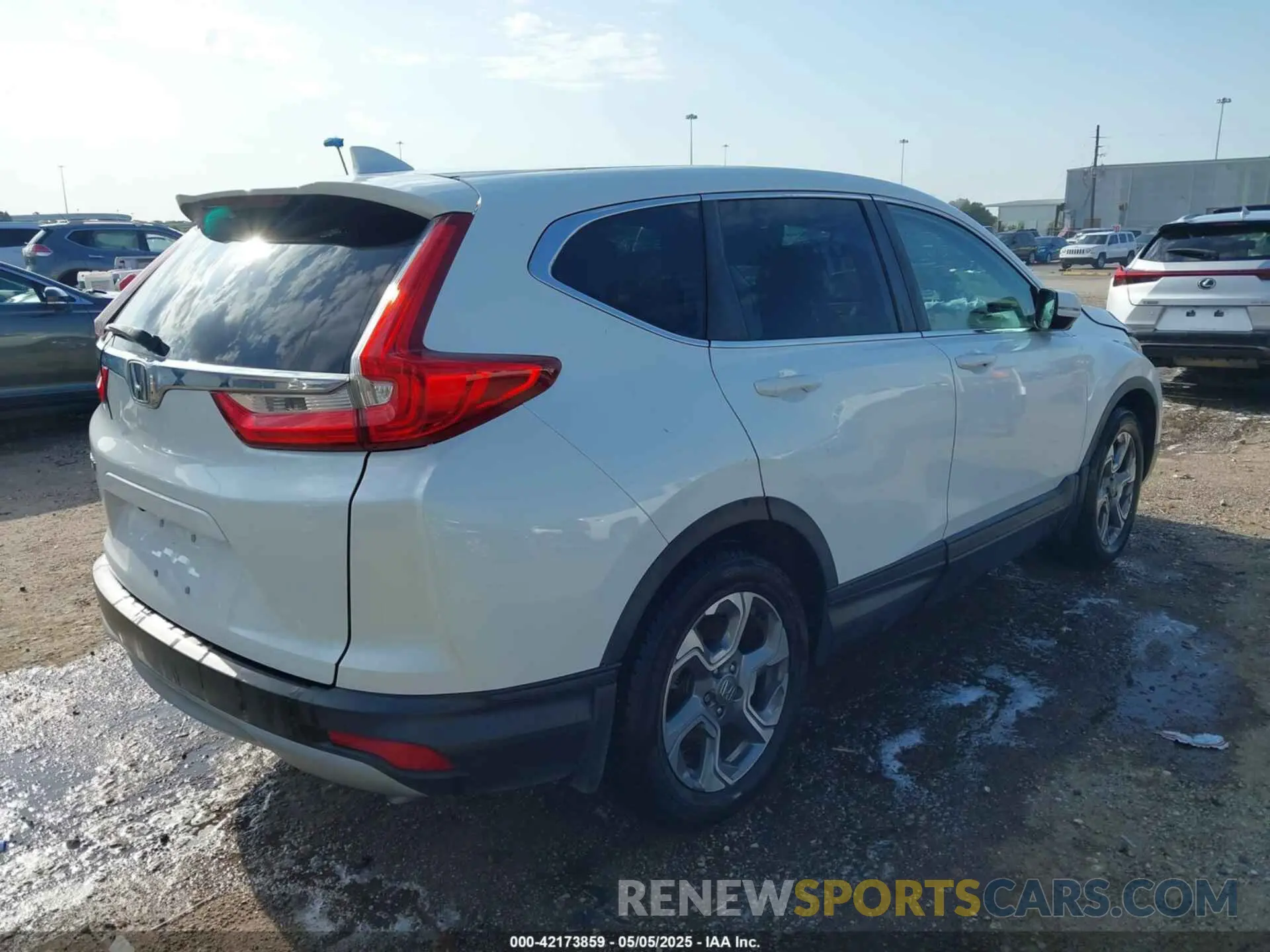 4 Photograph of a damaged car 7FARW1H57KE039981 HONDA CR-V 2019