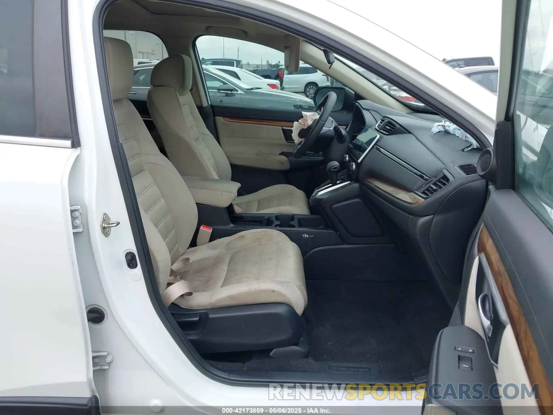 5 Photograph of a damaged car 7FARW1H57KE039981 HONDA CR-V 2019