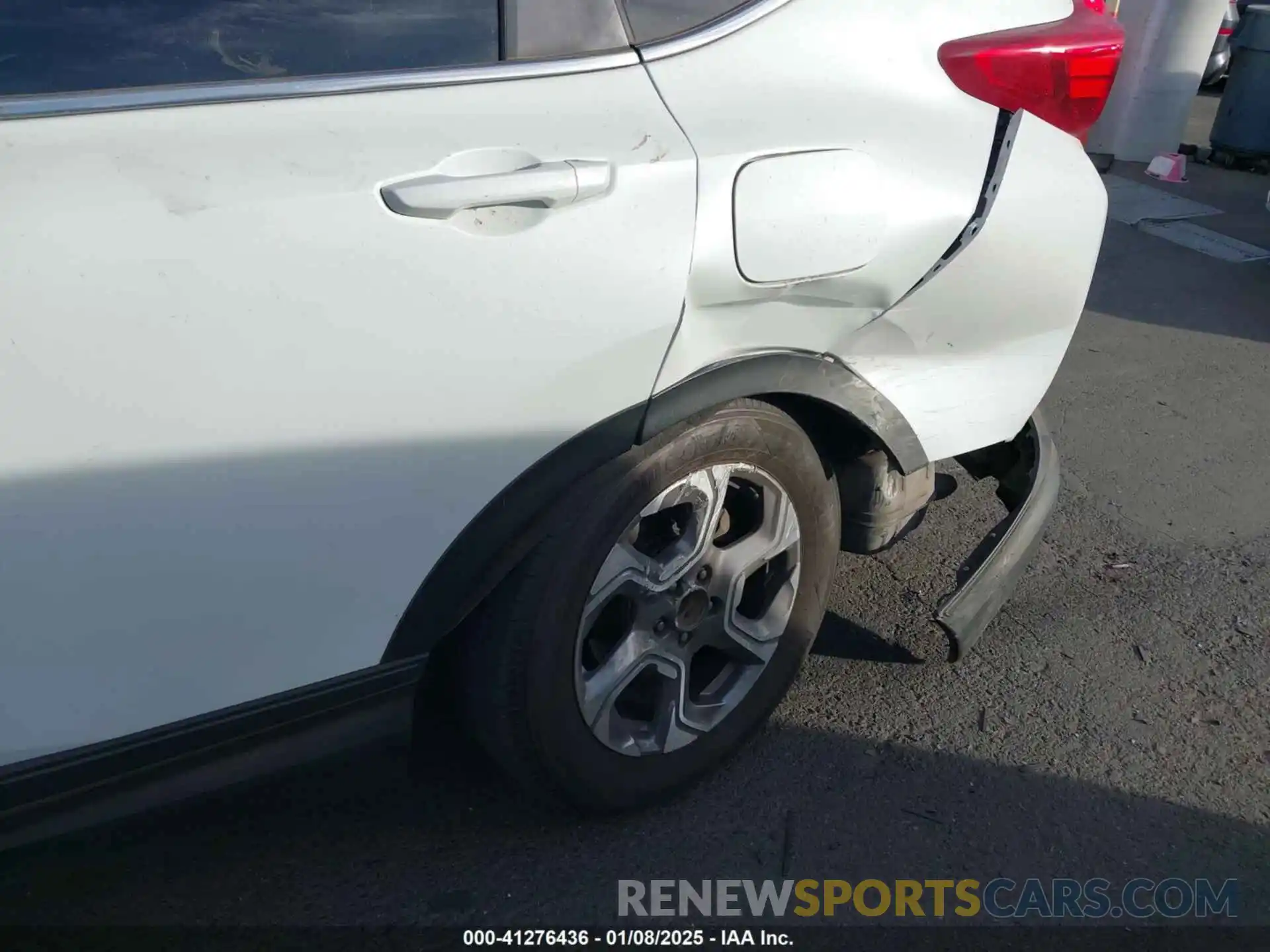 6 Photograph of a damaged car 7FARW1H58KE026219 HONDA CR-V 2019