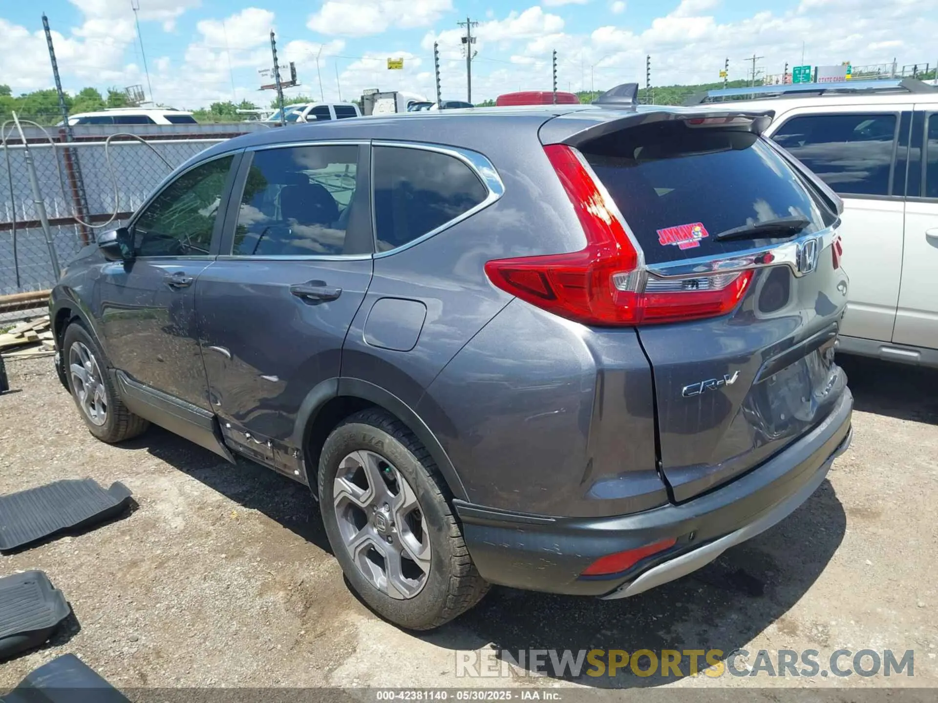 3 Photograph of a damaged car 7FARW1H58KE027824 HONDA CR-V 2019
