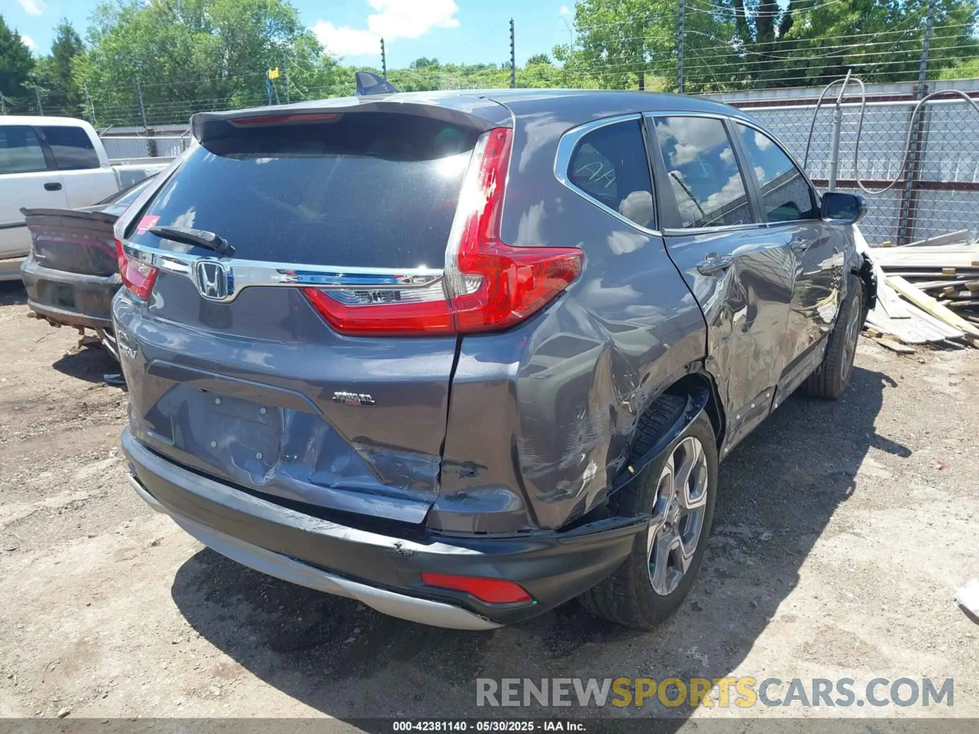 4 Photograph of a damaged car 7FARW1H58KE027824 HONDA CR-V 2019