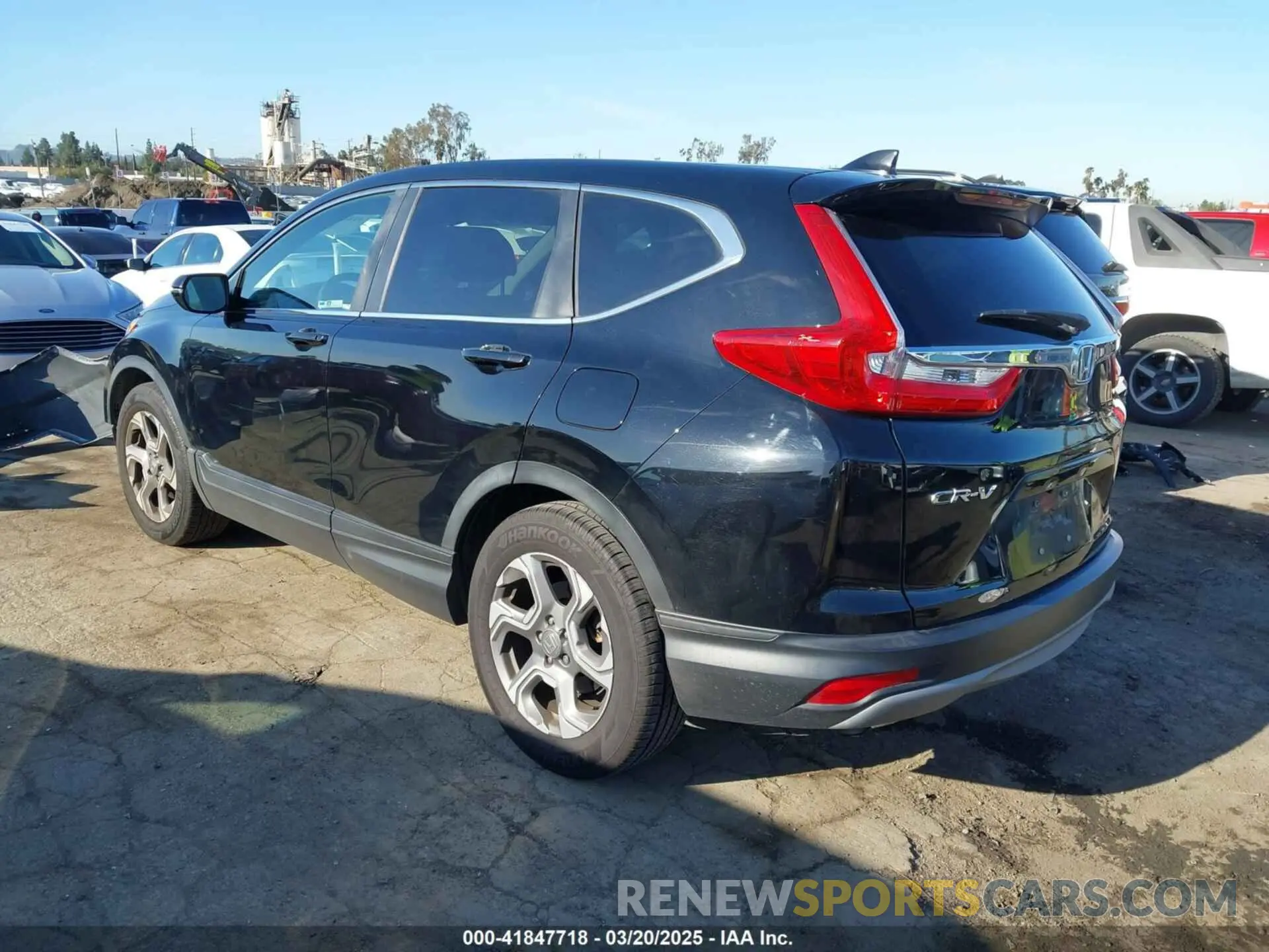 3 Photograph of a damaged car 7FARW1H81KE036164 HONDA CR-V 2019