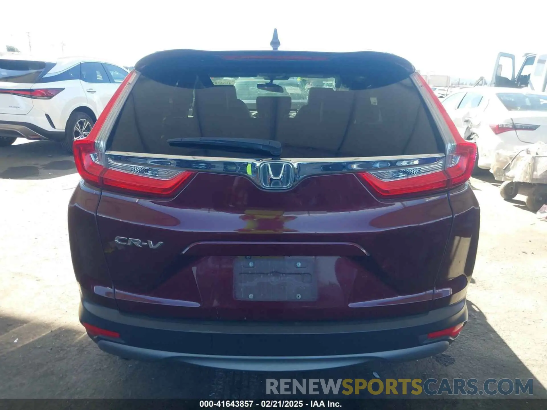 17 Photograph of a damaged car 7FARW1H82KE003125 HONDA CR-V 2019