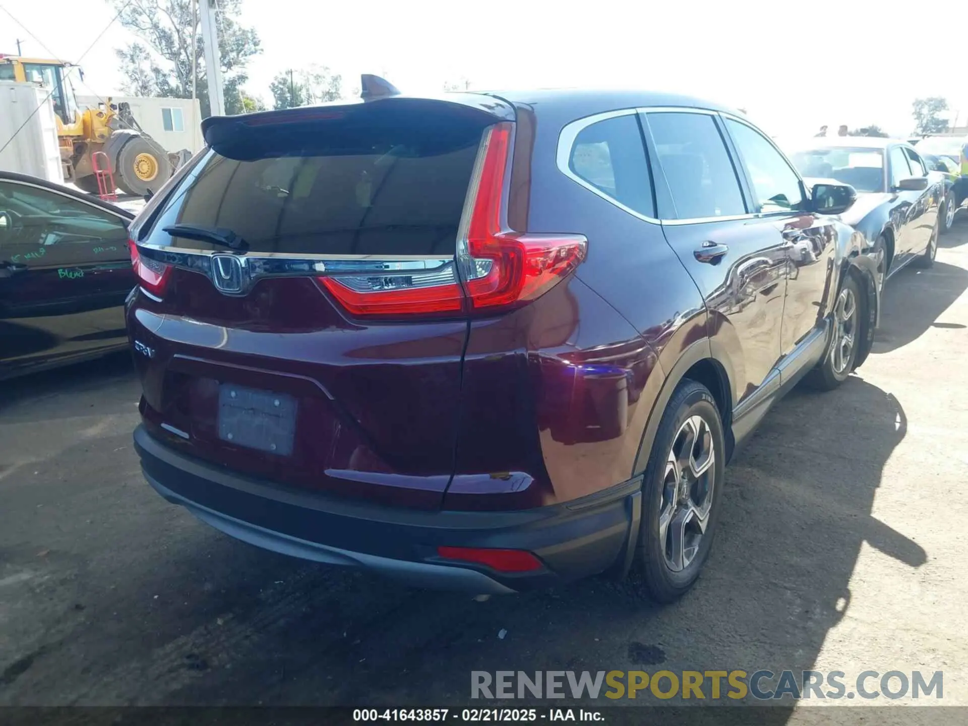 4 Photograph of a damaged car 7FARW1H82KE003125 HONDA CR-V 2019