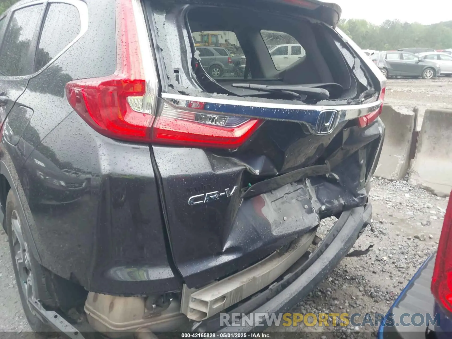 6 Photograph of a damaged car 7FARW1H82KE029661 HONDA CR-V 2019