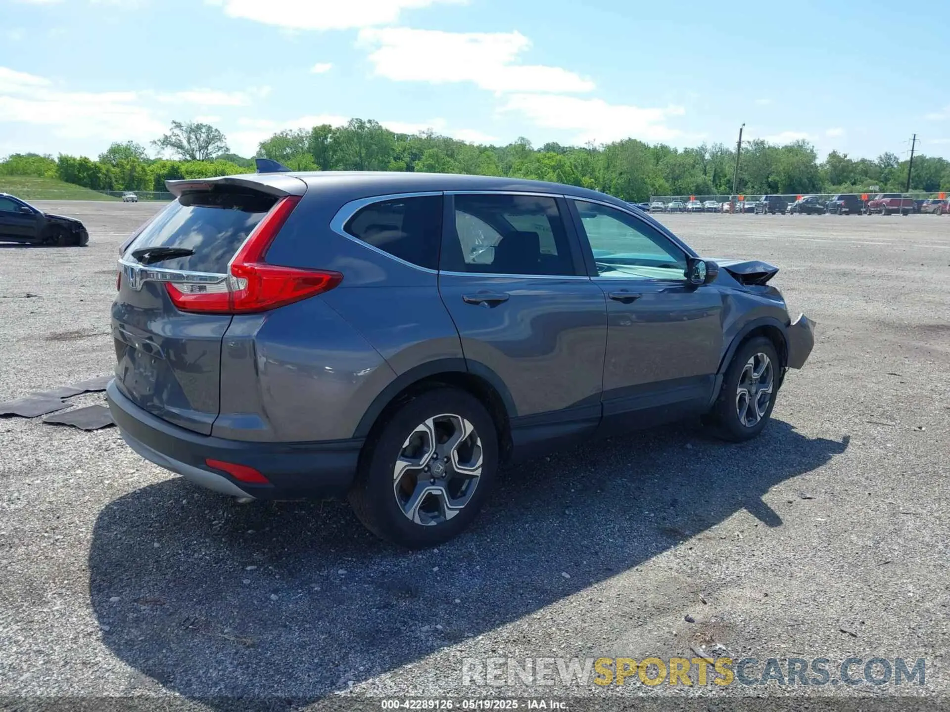 4 Photograph of a damaged car 7FARW1H87KE011320 HONDA CR-V 2019