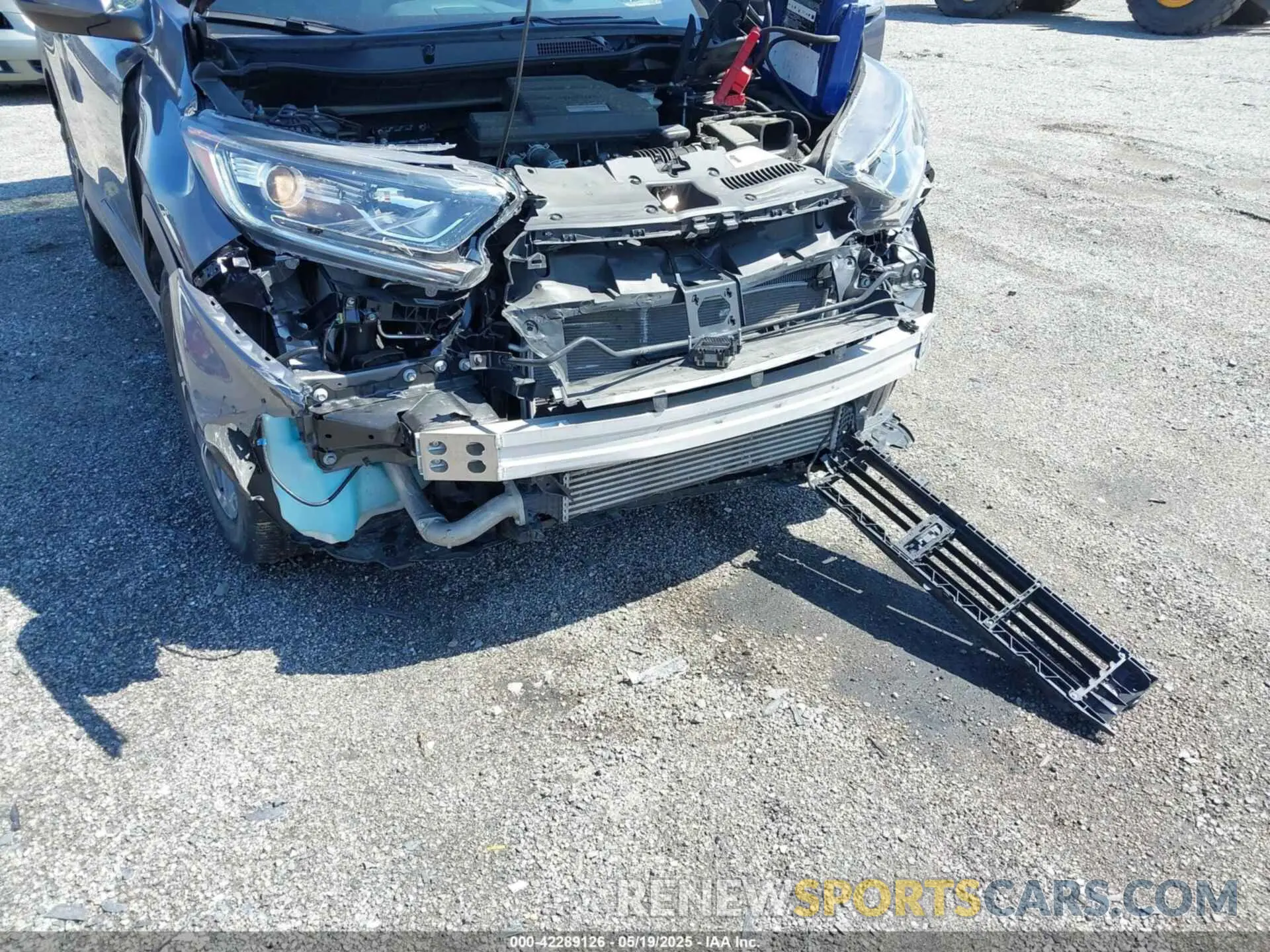 6 Photograph of a damaged car 7FARW1H87KE011320 HONDA CR-V 2019