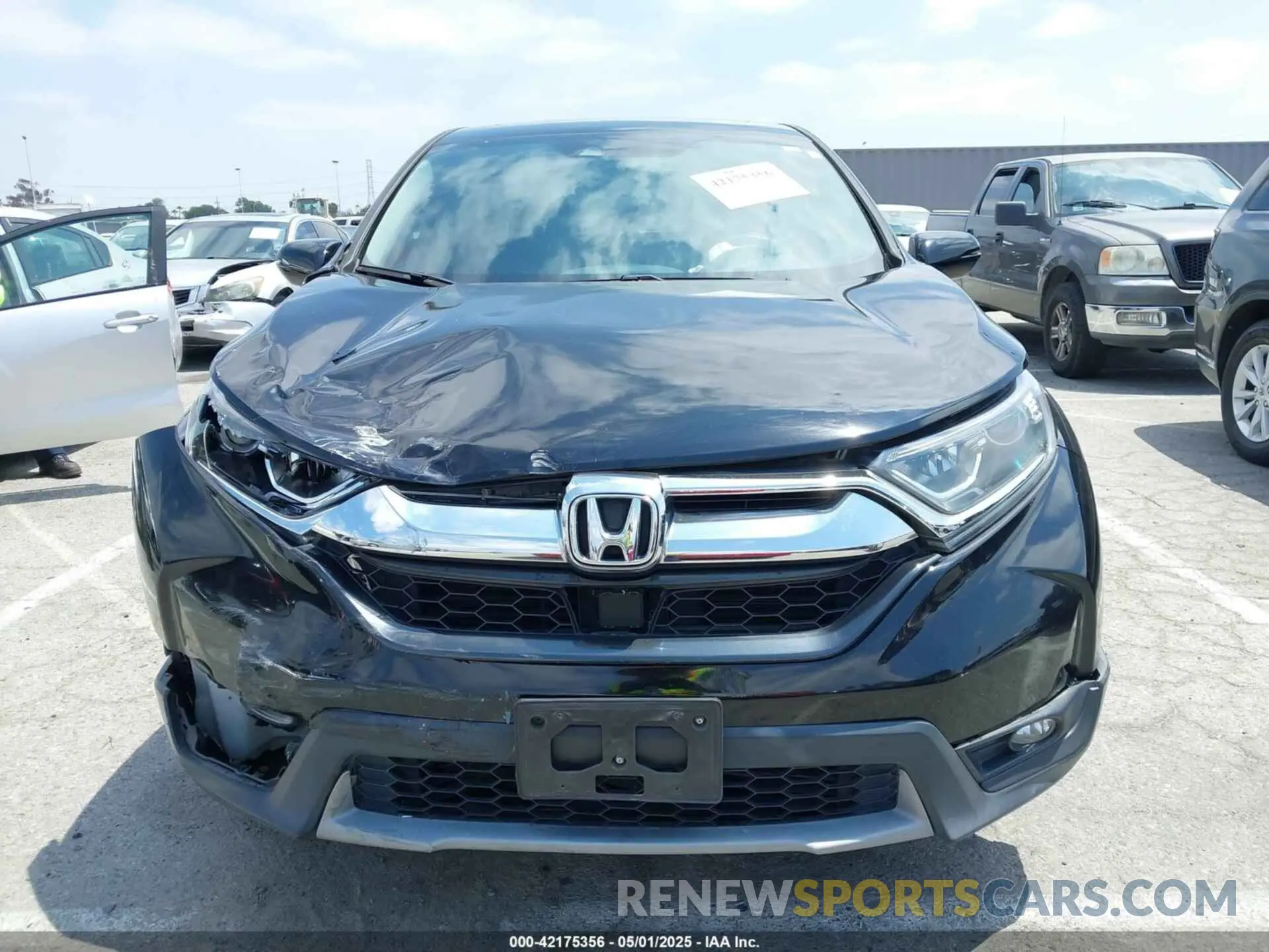 12 Photograph of a damaged car 7FARW1H87KE034130 HONDA CR-V 2019