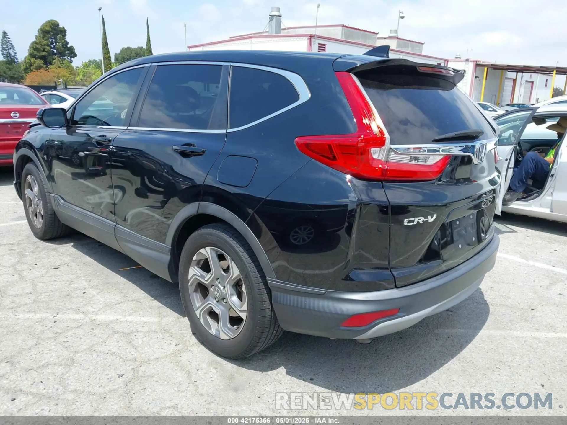 3 Photograph of a damaged car 7FARW1H87KE034130 HONDA CR-V 2019