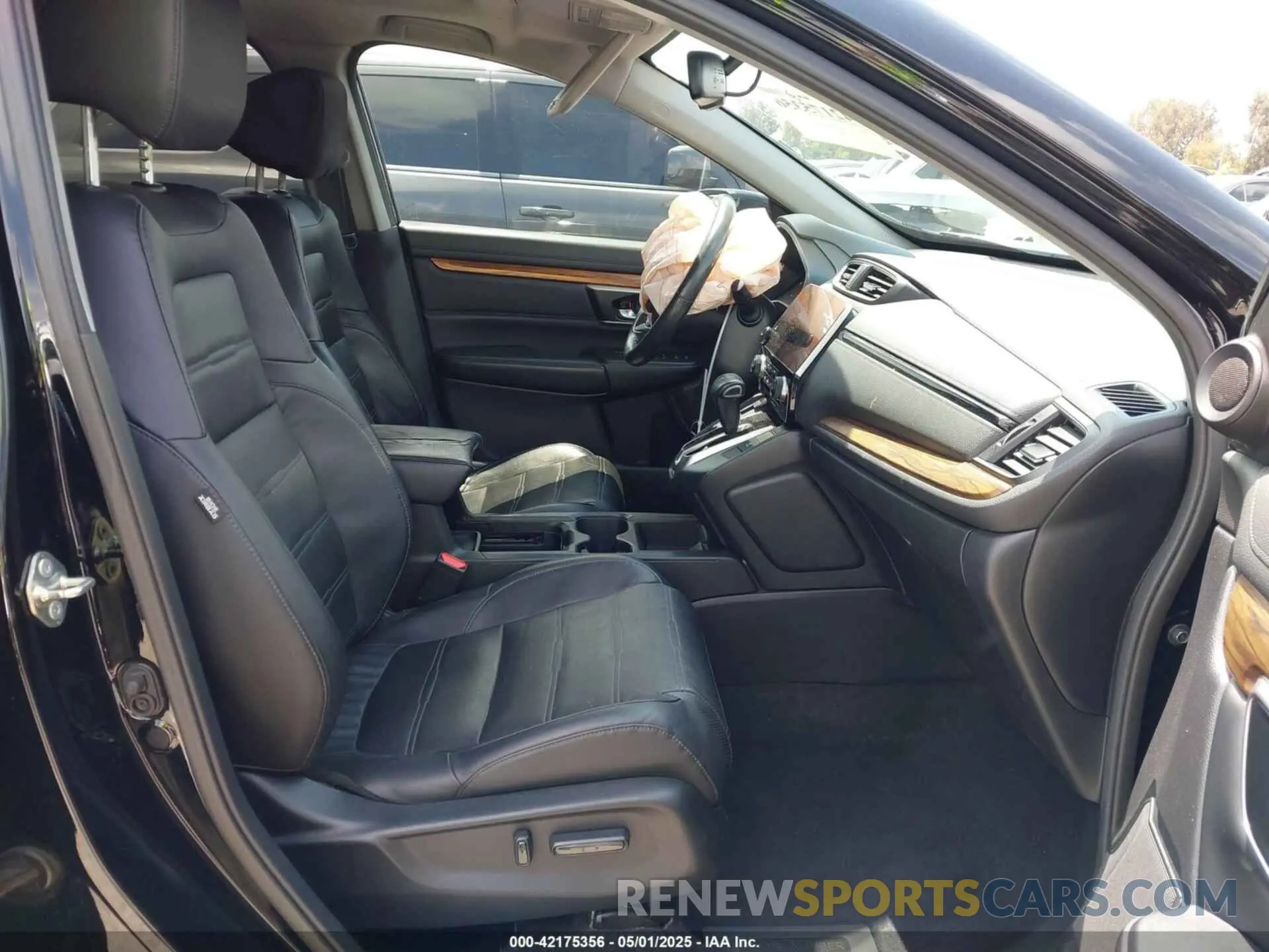 5 Photograph of a damaged car 7FARW1H87KE034130 HONDA CR-V 2019