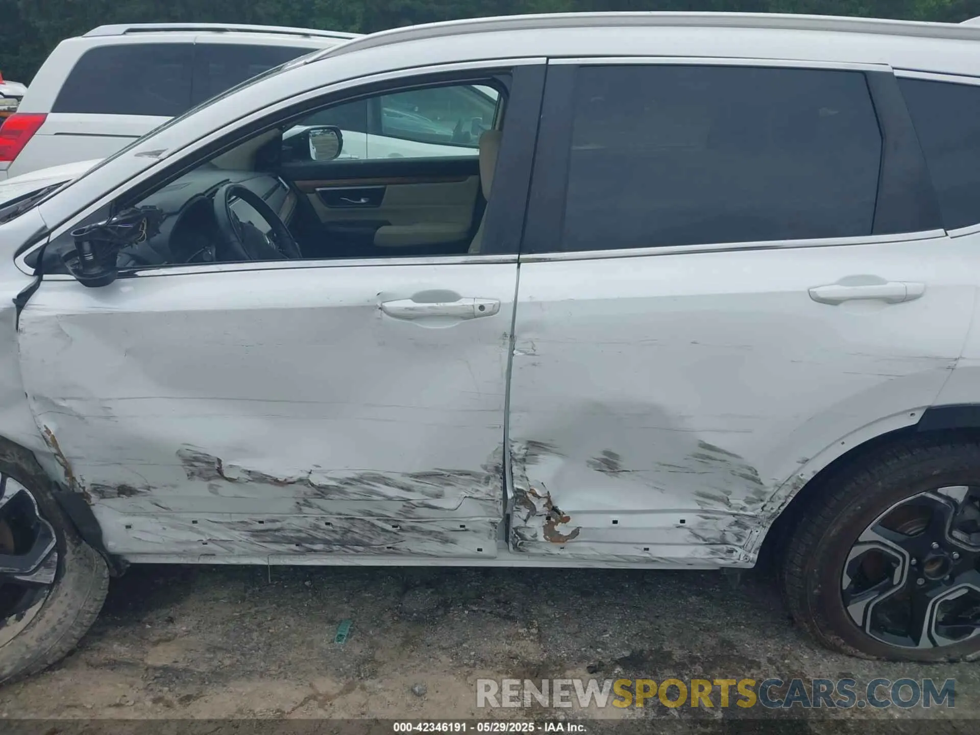 14 Photograph of a damaged car 7FARW1H99KE006726 HONDA CR-V 2019