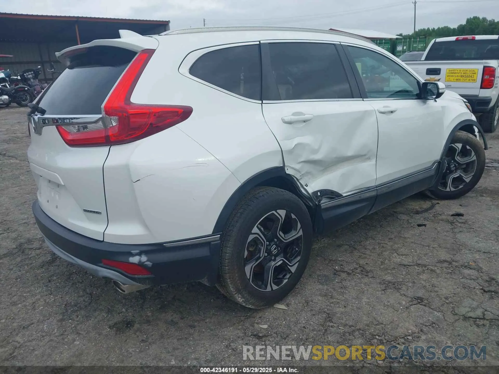 4 Photograph of a damaged car 7FARW1H99KE006726 HONDA CR-V 2019