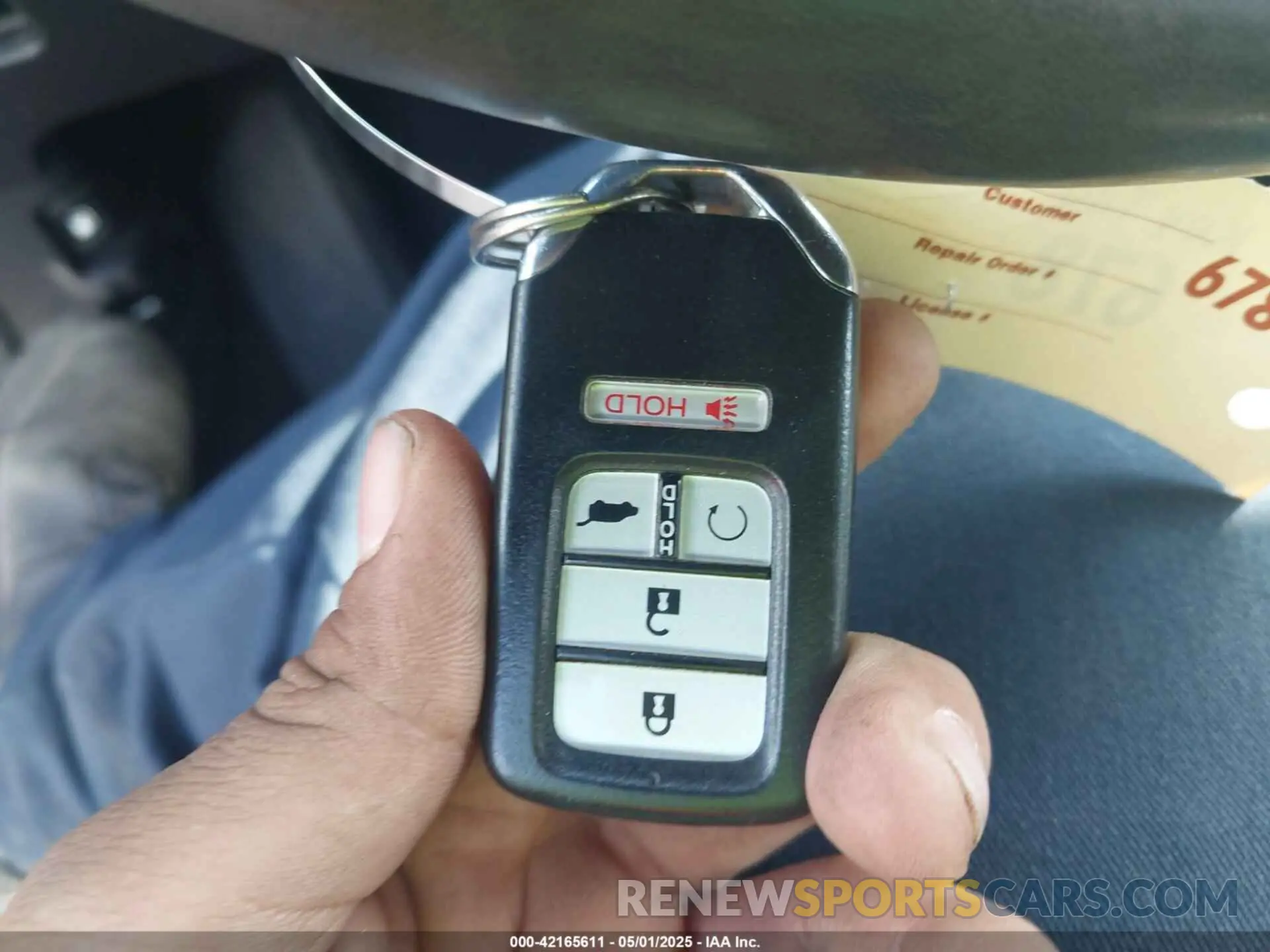 11 Photograph of a damaged car 7FARW1H9XKE013605 HONDA CR-V 2019