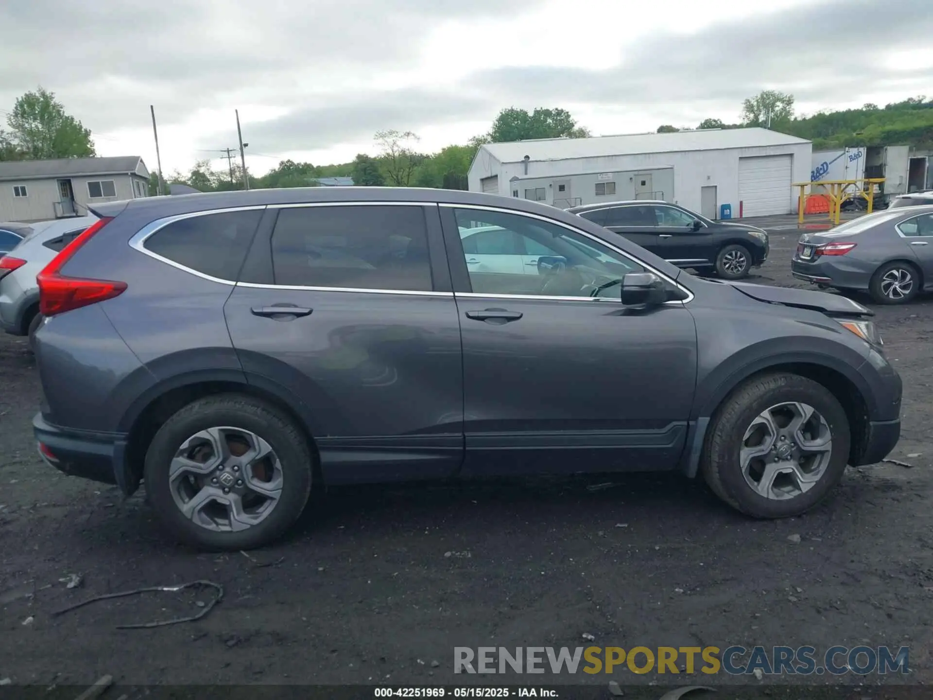 13 Photograph of a damaged car 7FARW2H52KE037769 HONDA CR-V 2019
