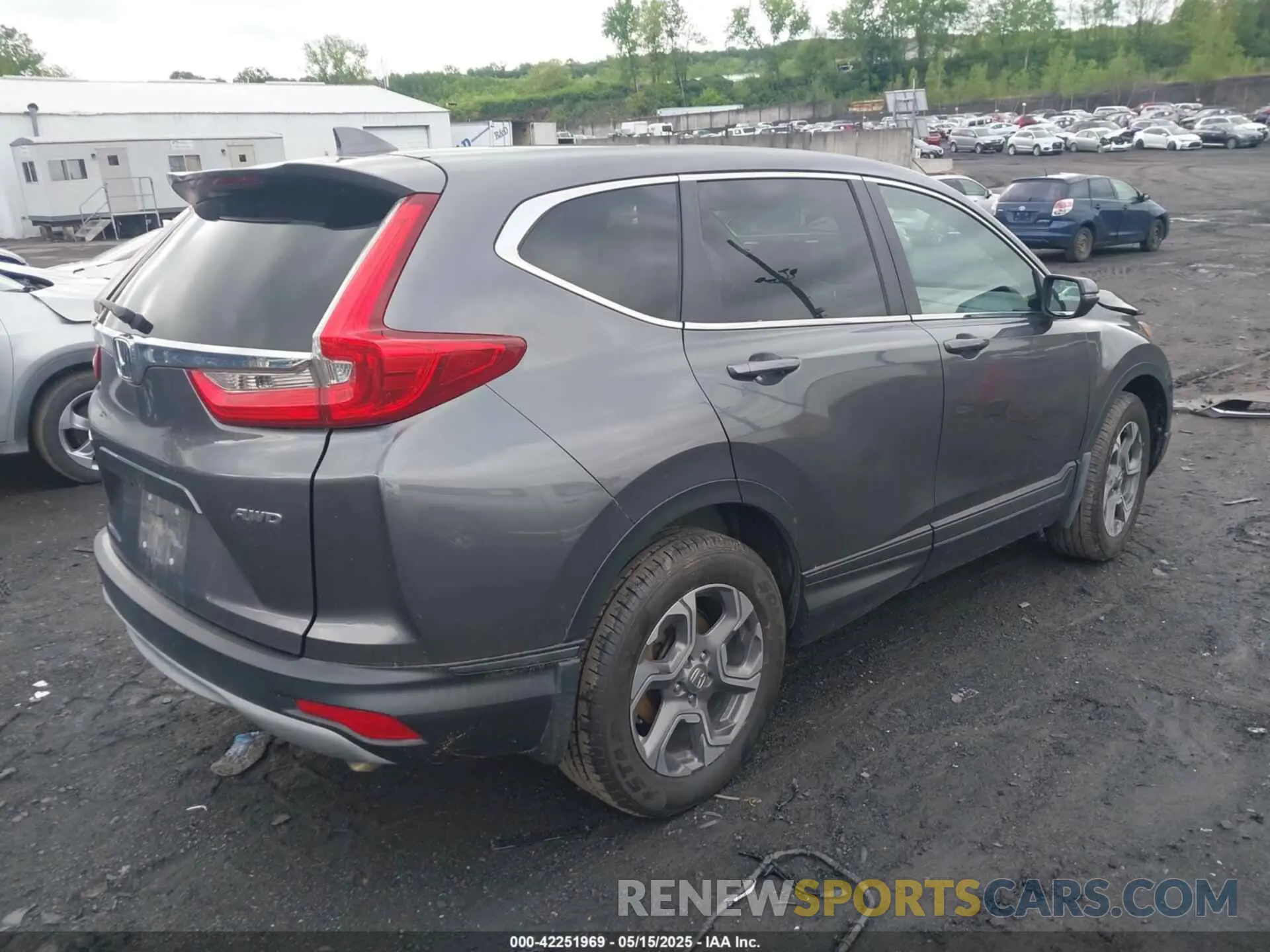 4 Photograph of a damaged car 7FARW2H52KE037769 HONDA CR-V 2019