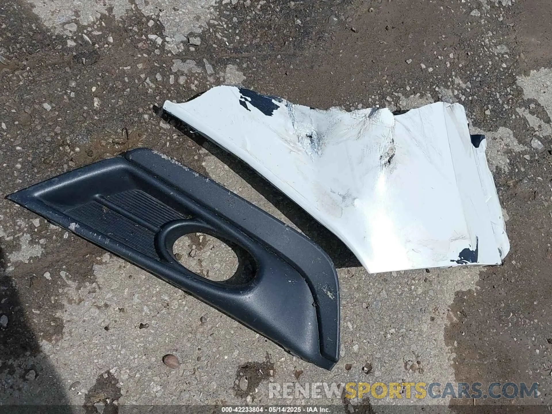 12 Photograph of a damaged car 7FARW2H52KE047847 HONDA CR-V 2019