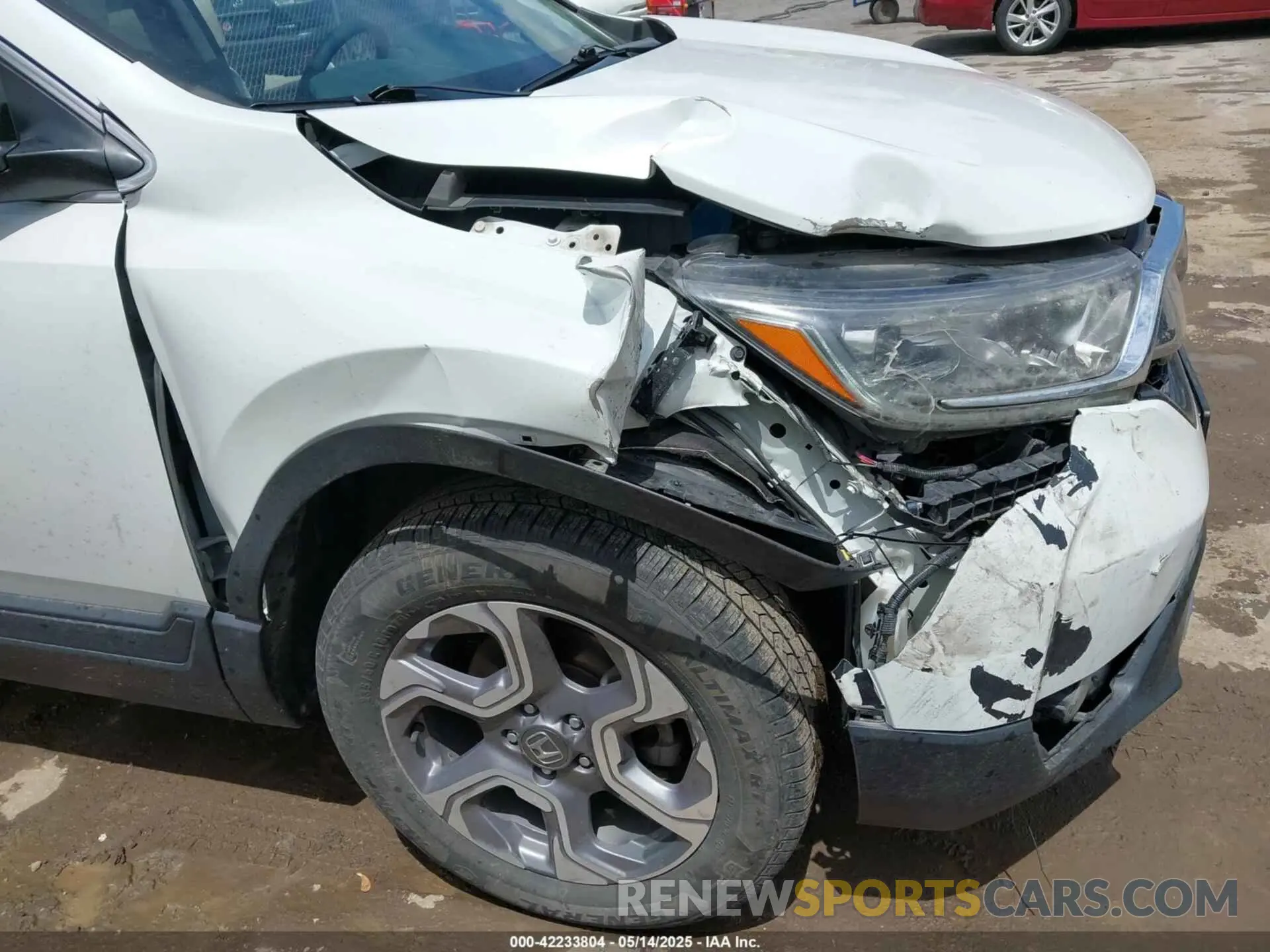 18 Photograph of a damaged car 7FARW2H52KE047847 HONDA CR-V 2019