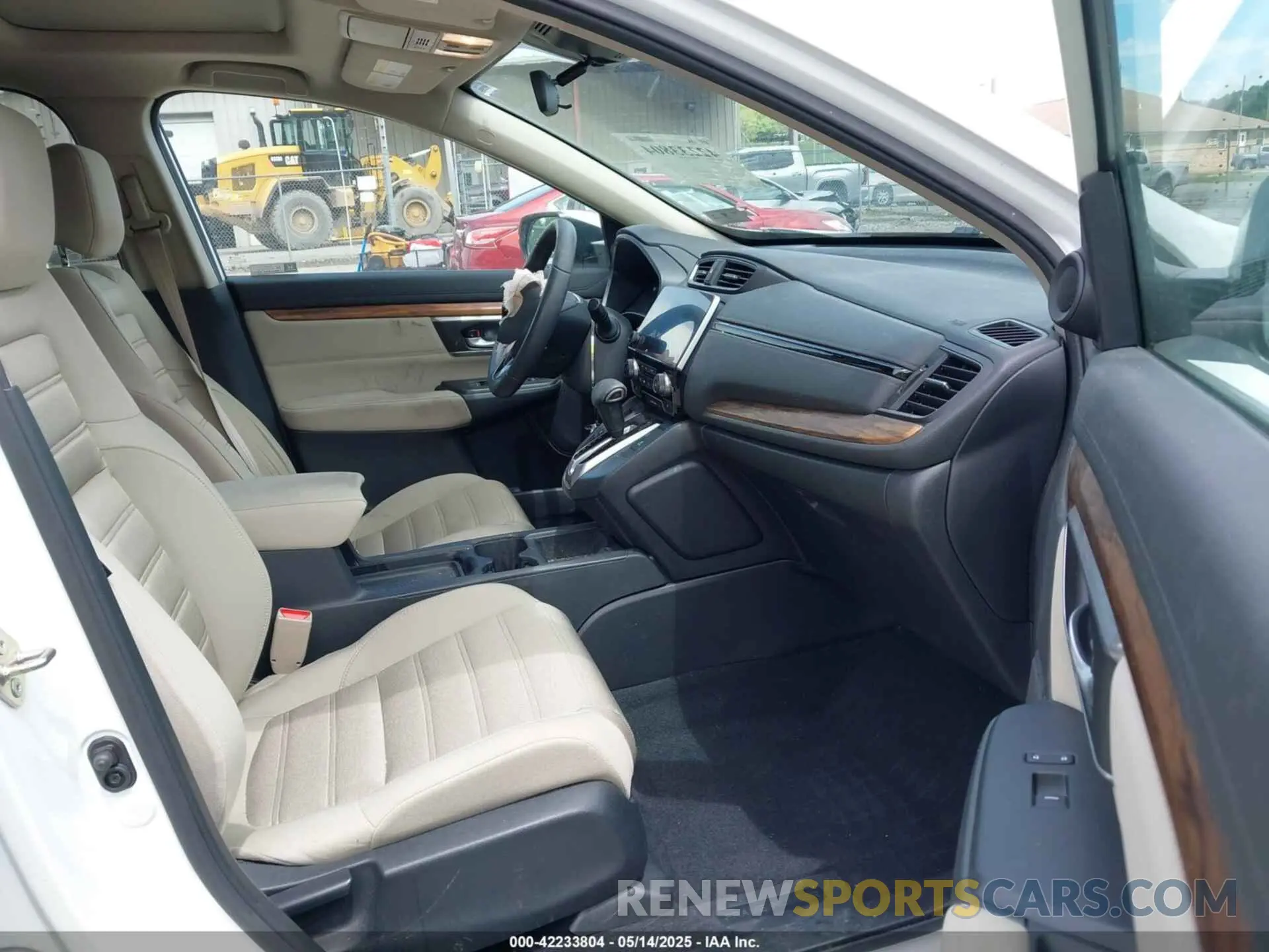 5 Photograph of a damaged car 7FARW2H52KE047847 HONDA CR-V 2019