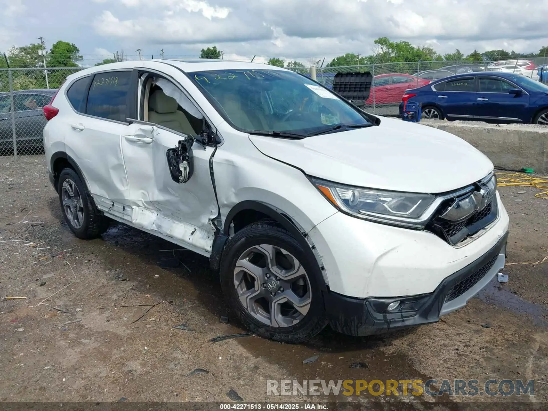 1 Photograph of a damaged car 7FARW2H53KE016011 HONDA CR-V 2019