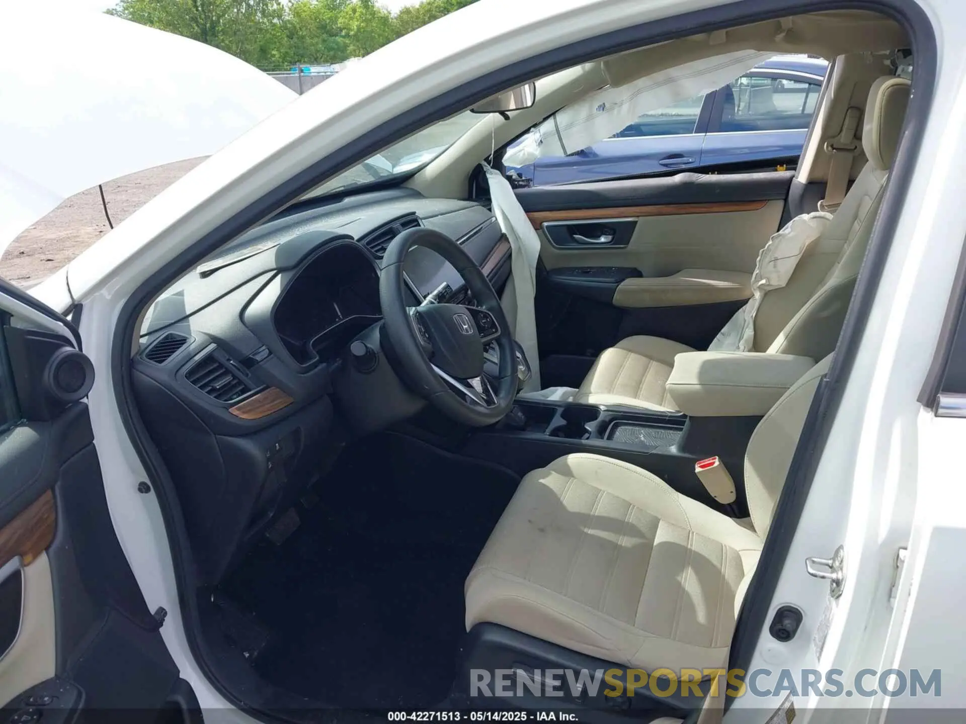 5 Photograph of a damaged car 7FARW2H53KE016011 HONDA CR-V 2019