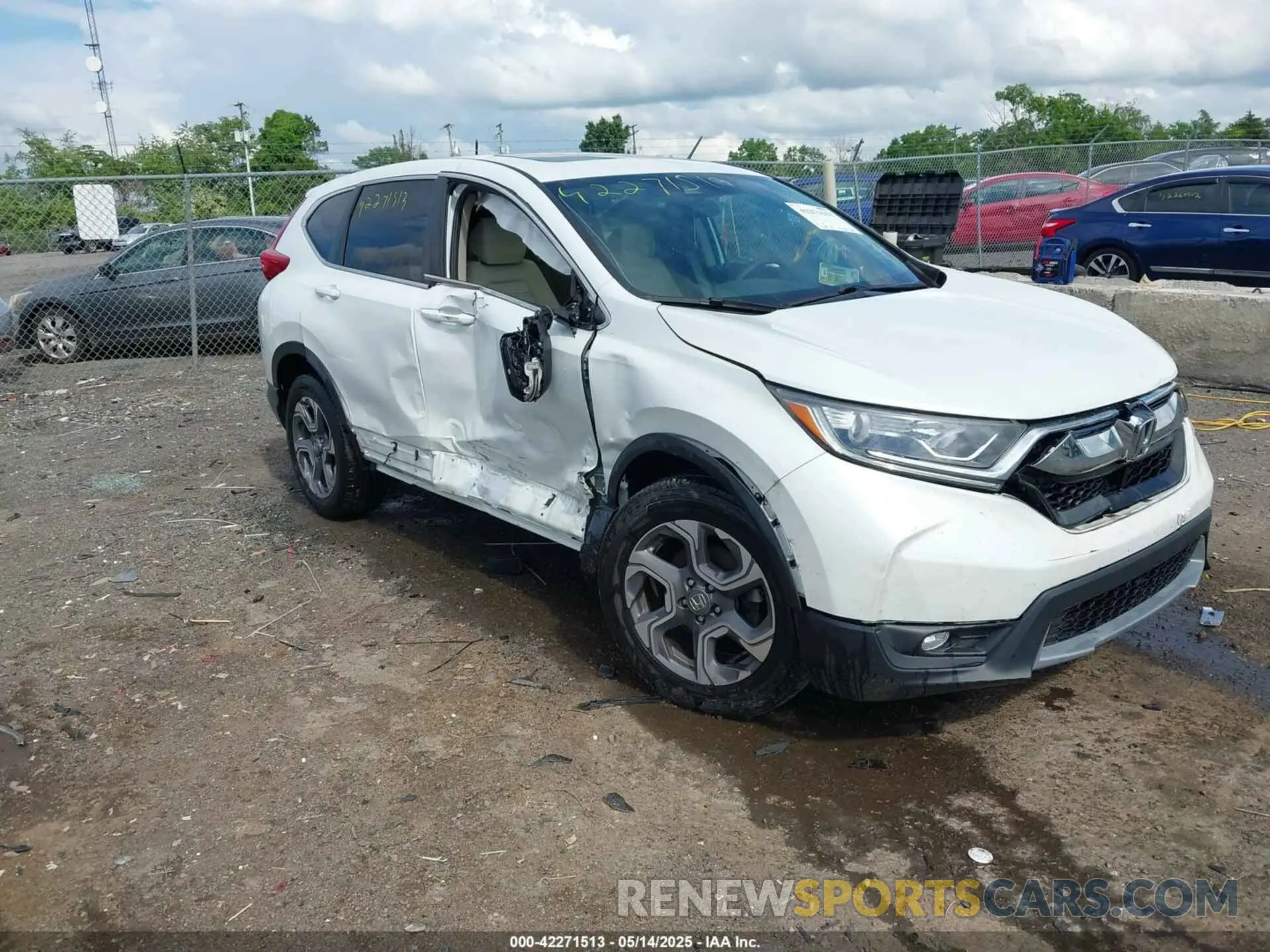 6 Photograph of a damaged car 7FARW2H53KE016011 HONDA CR-V 2019