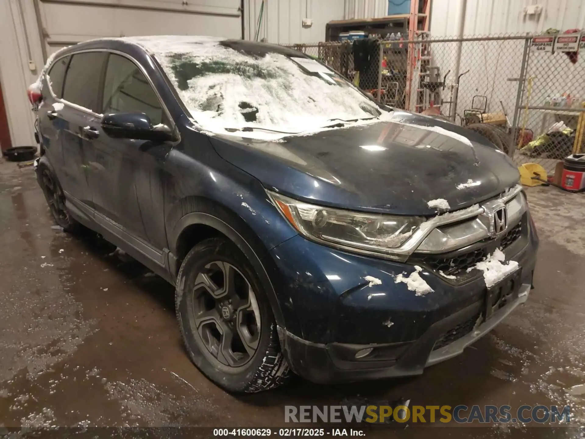 1 Photograph of a damaged car 7FARW2H55KE002739 HONDA CR-V 2019