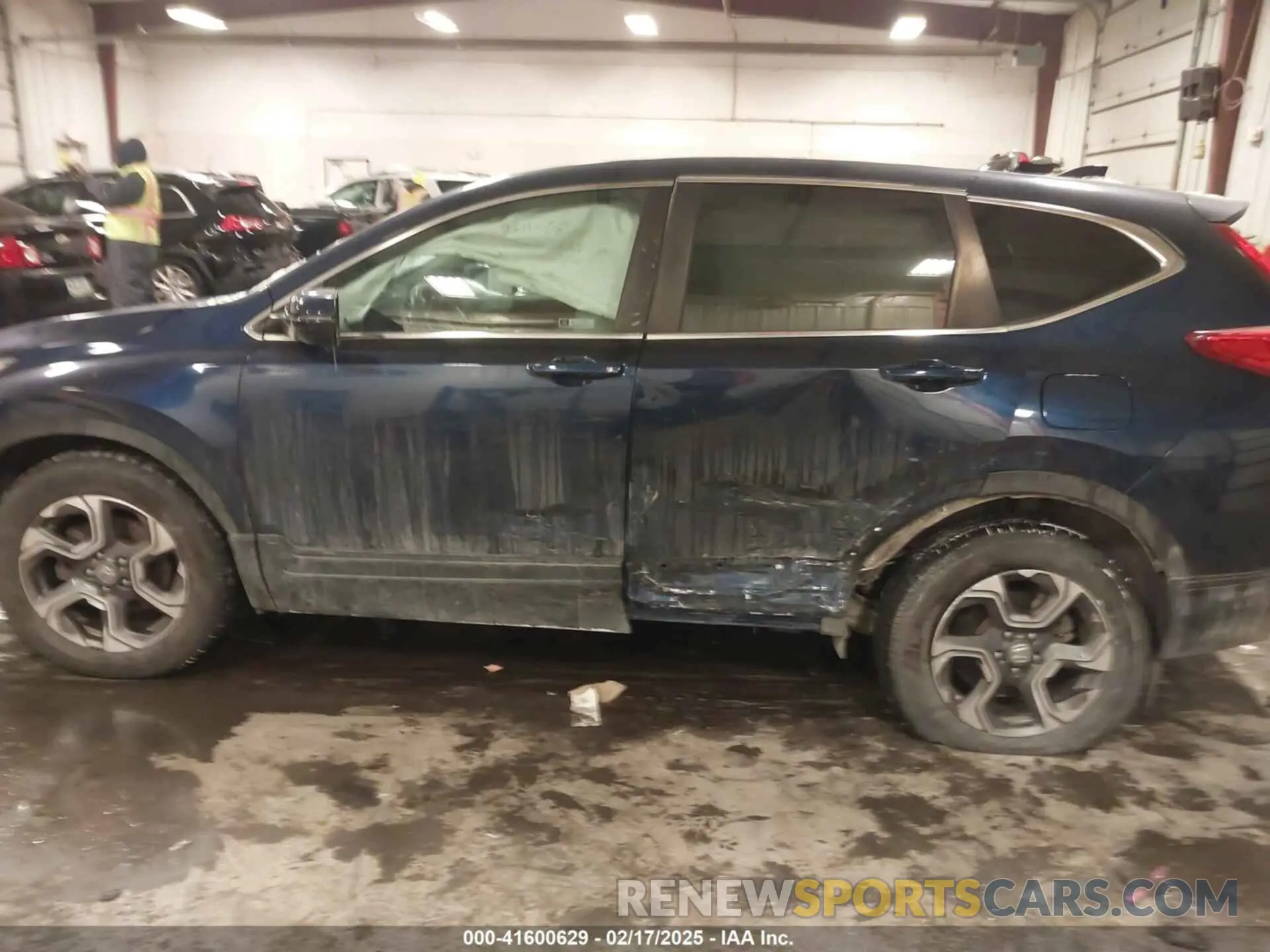 14 Photograph of a damaged car 7FARW2H55KE002739 HONDA CR-V 2019