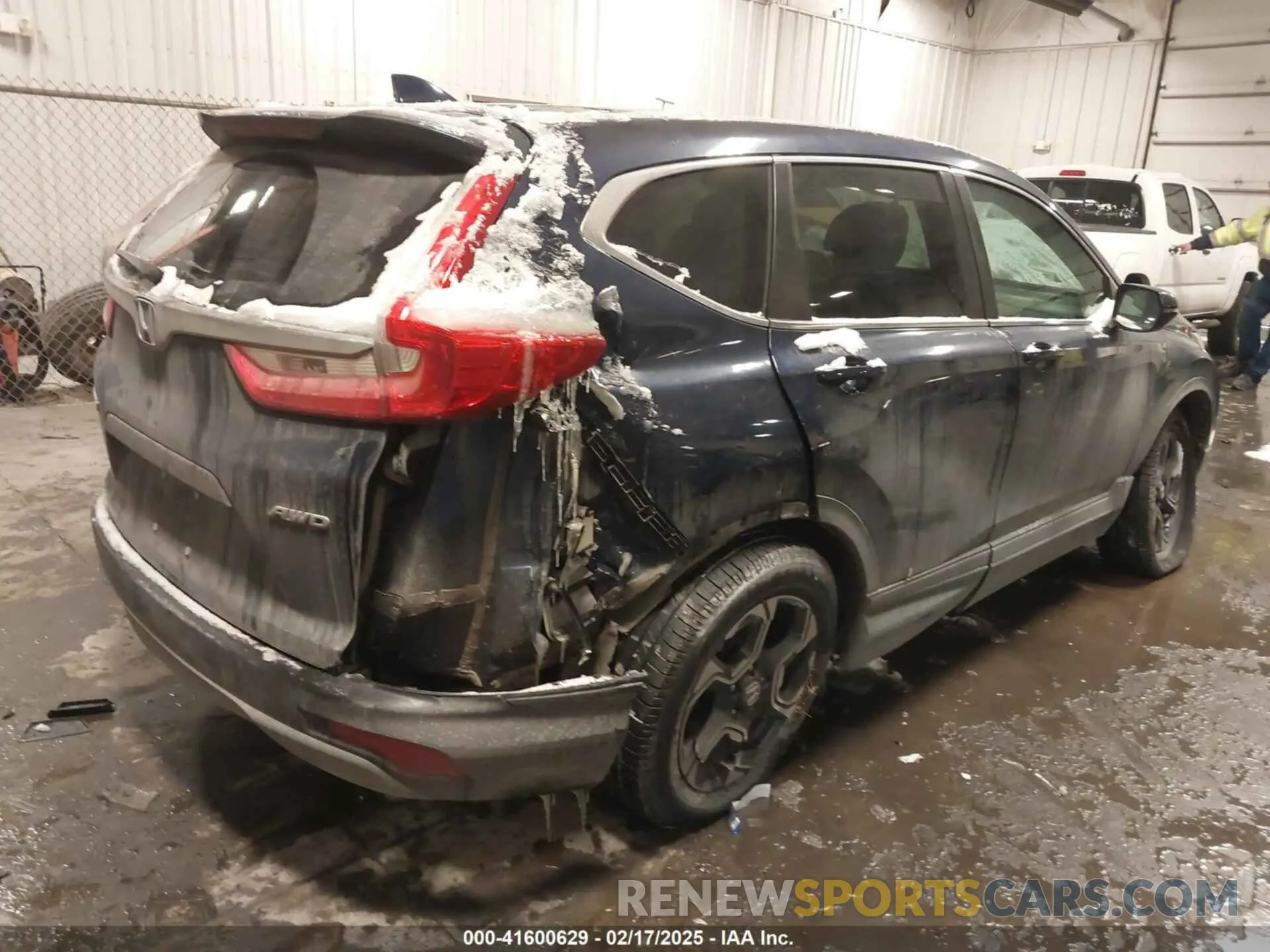 4 Photograph of a damaged car 7FARW2H55KE002739 HONDA CR-V 2019