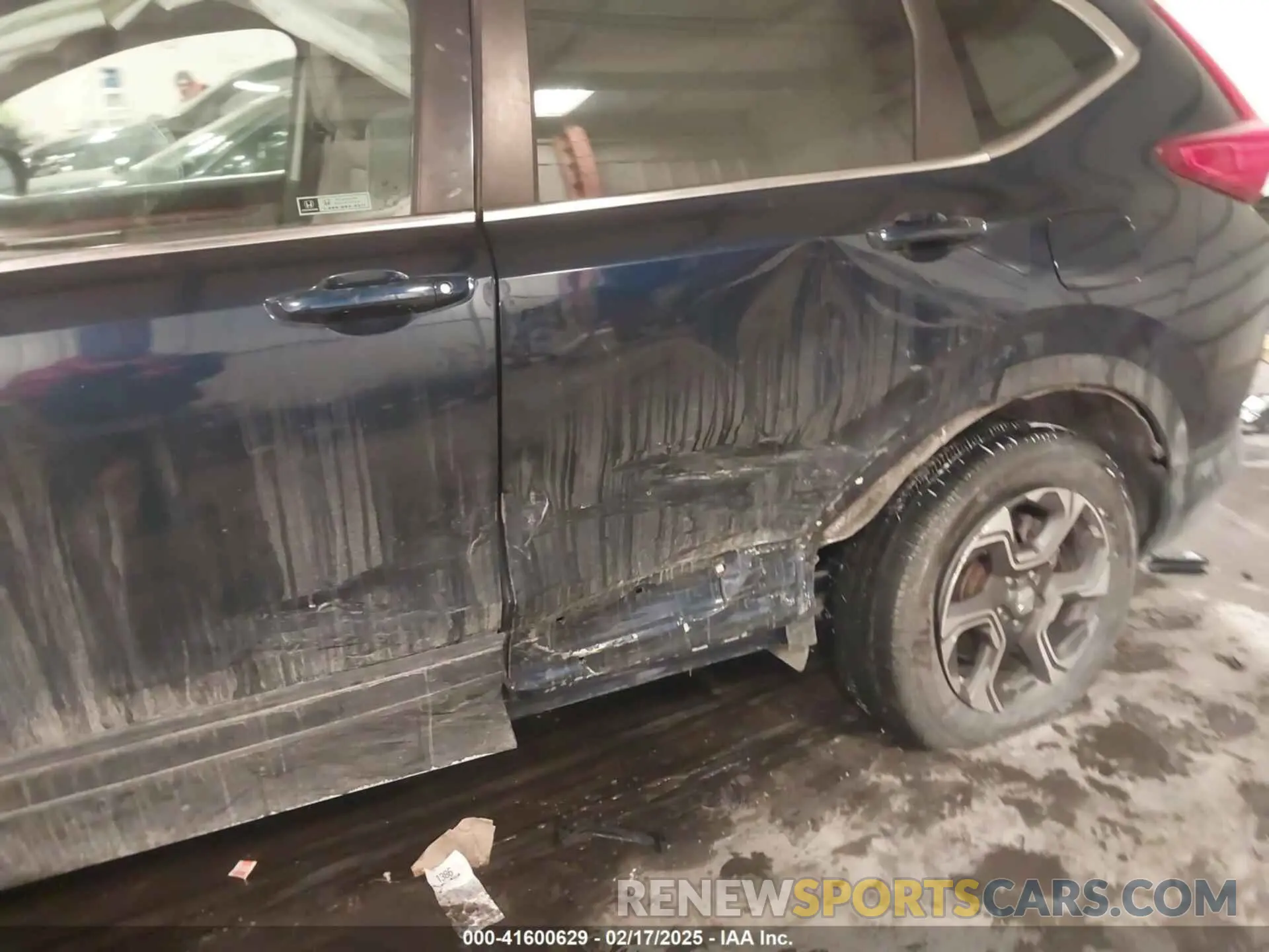 6 Photograph of a damaged car 7FARW2H55KE002739 HONDA CR-V 2019