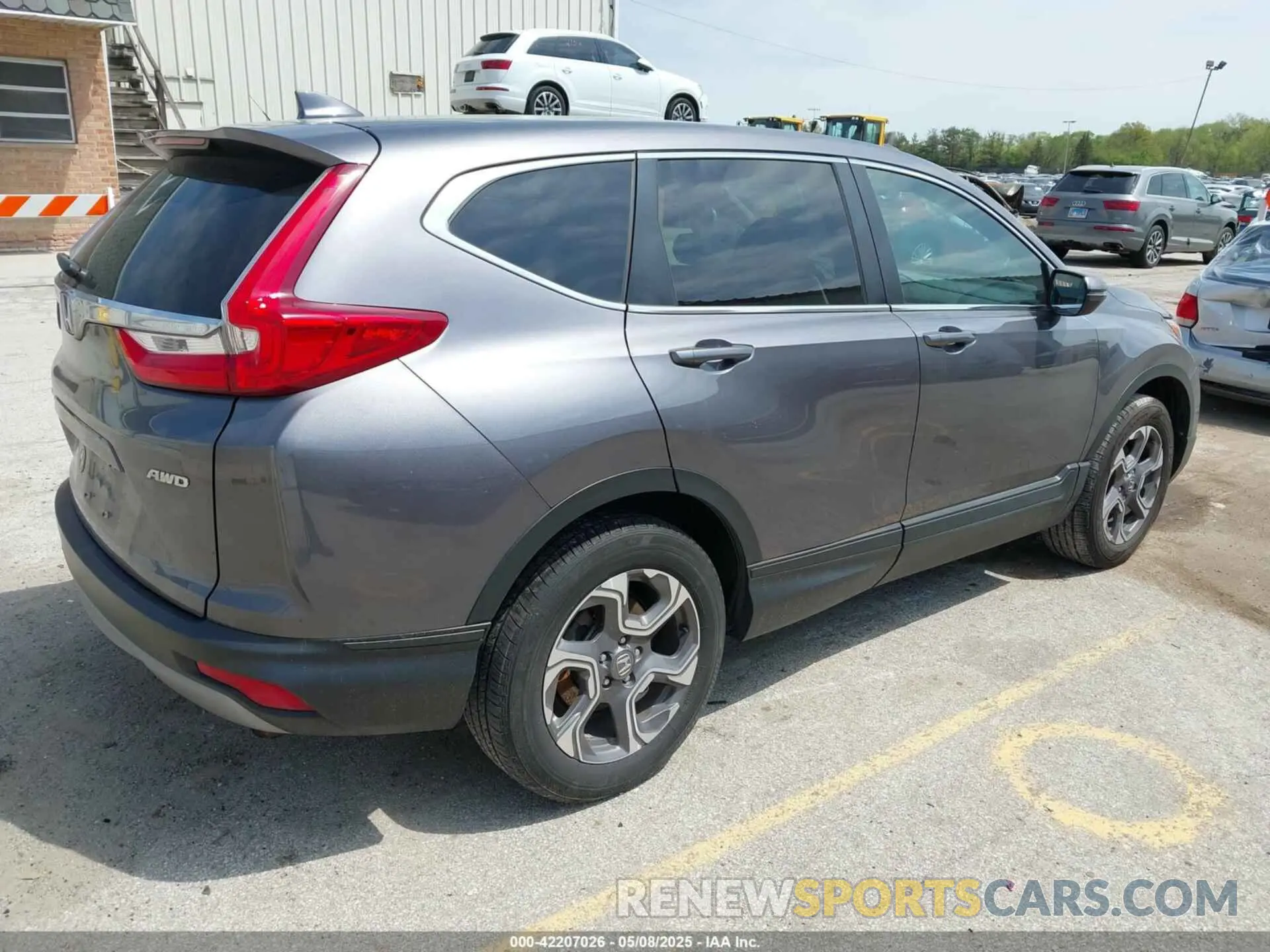 4 Photograph of a damaged car 7FARW2H55KE018844 HONDA CR-V 2019