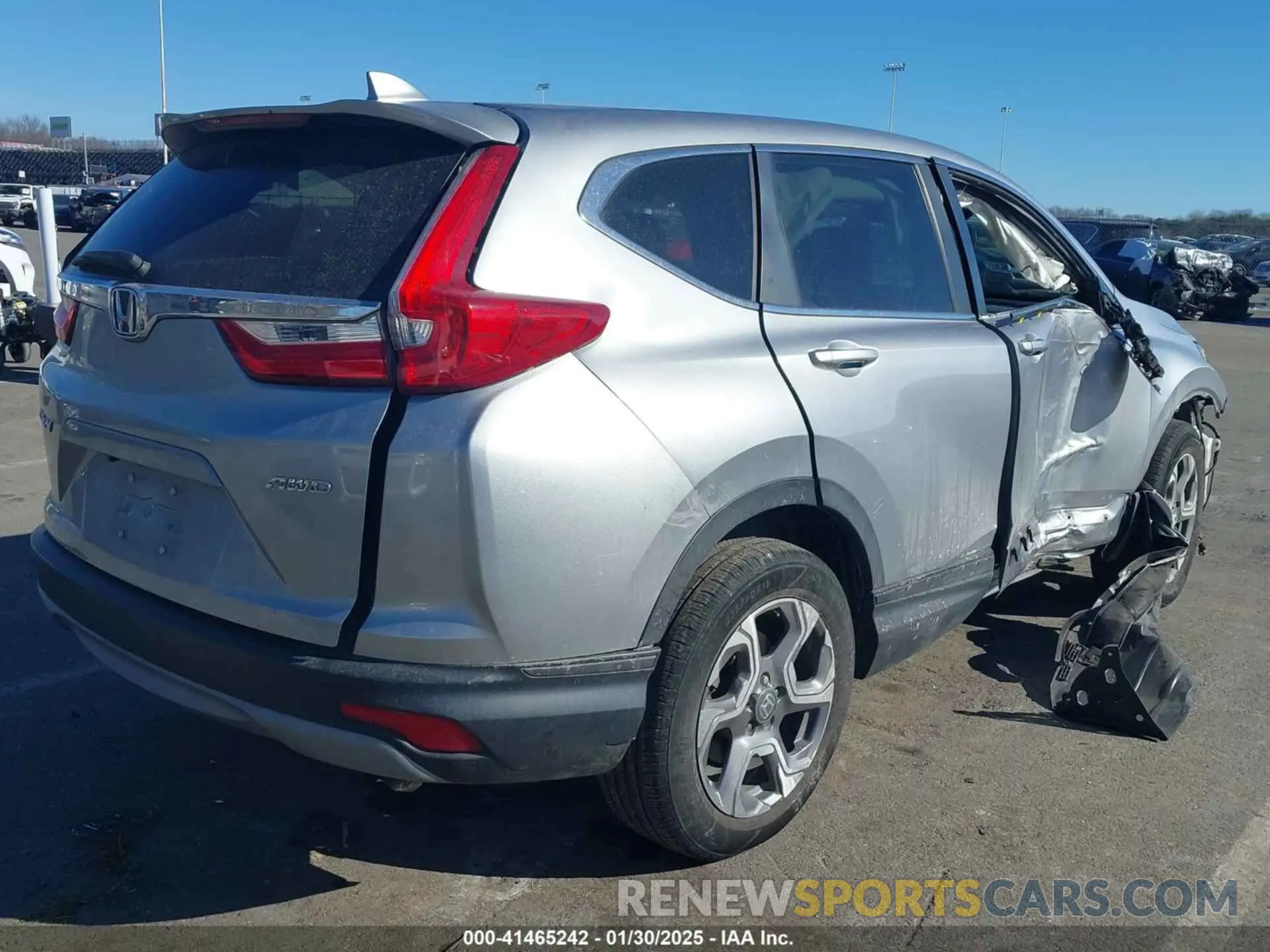 4 Photograph of a damaged car 7FARW2H55KE031982 HONDA CR-V 2019