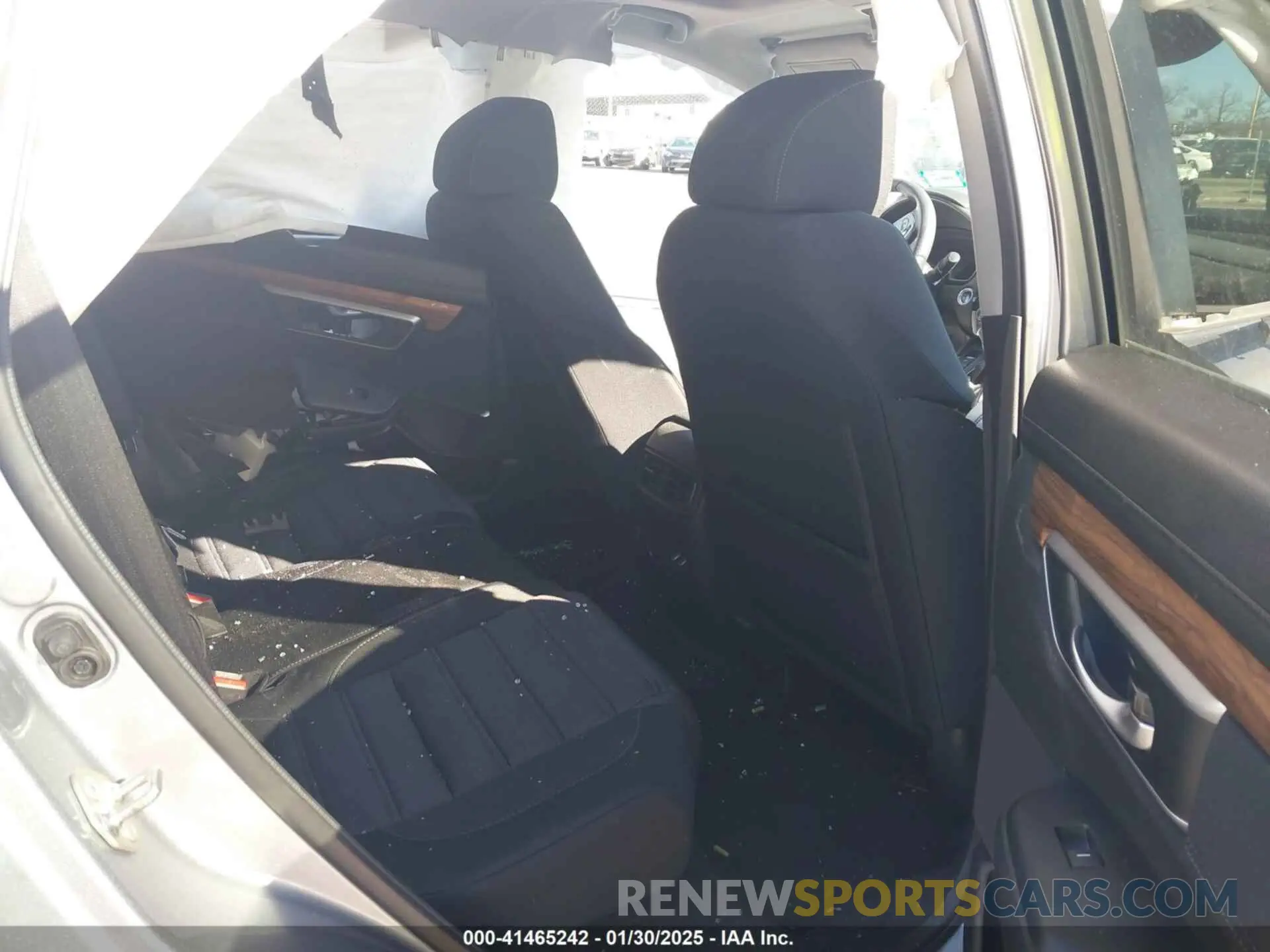 8 Photograph of a damaged car 7FARW2H55KE031982 HONDA CR-V 2019