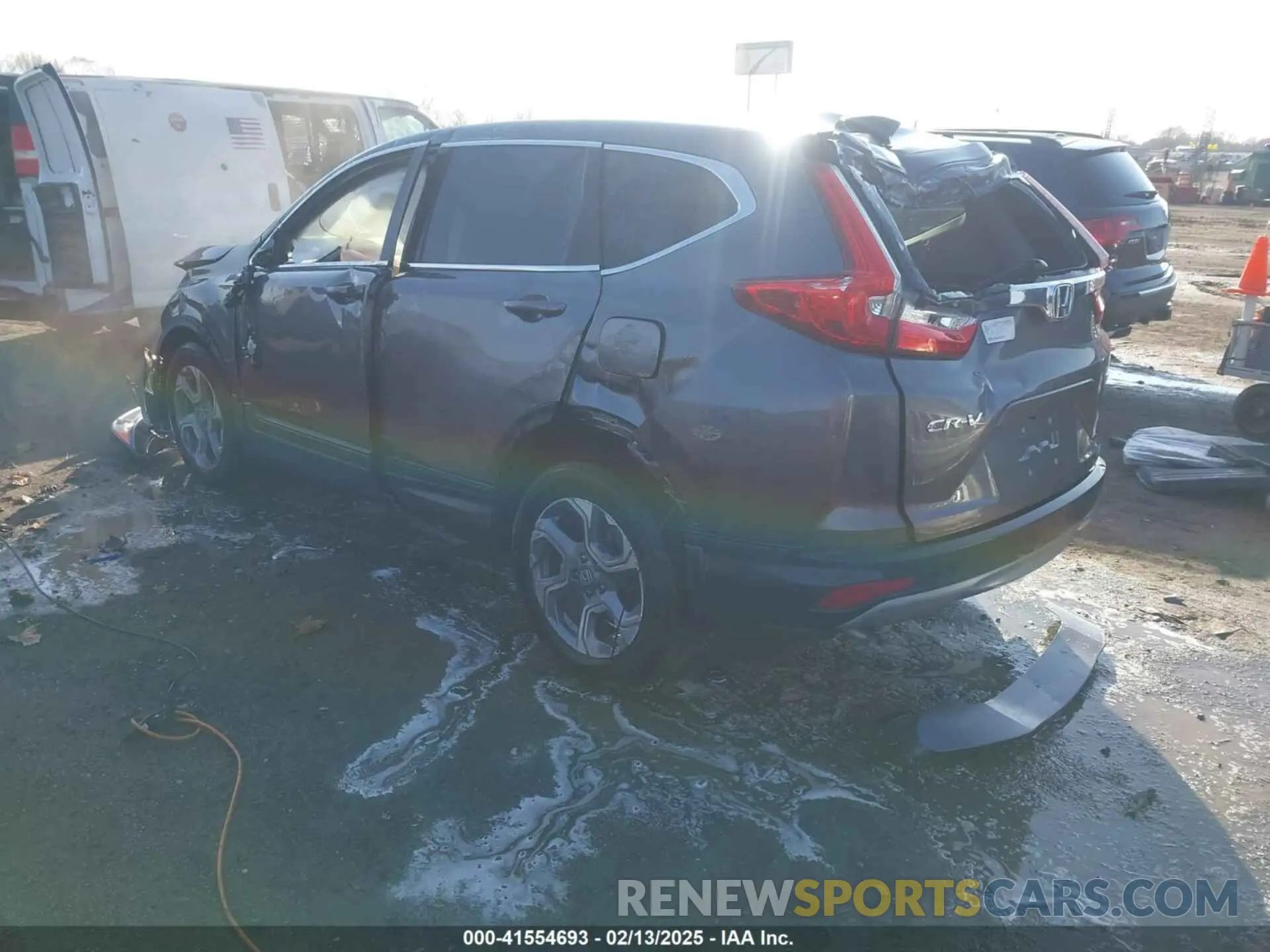 3 Photograph of a damaged car 7FARW2H55KE047227 HONDA CR-V 2019