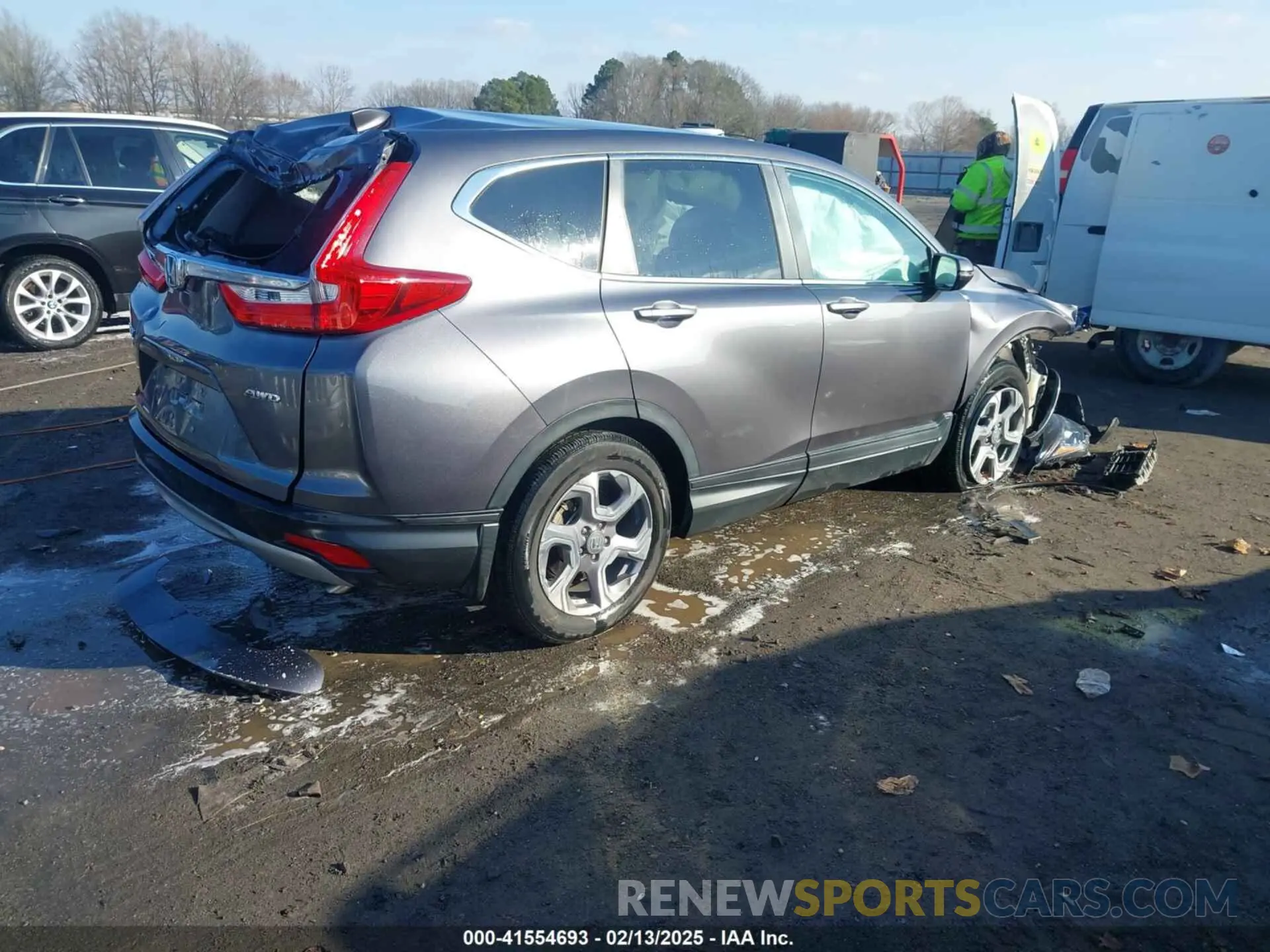 4 Photograph of a damaged car 7FARW2H55KE047227 HONDA CR-V 2019